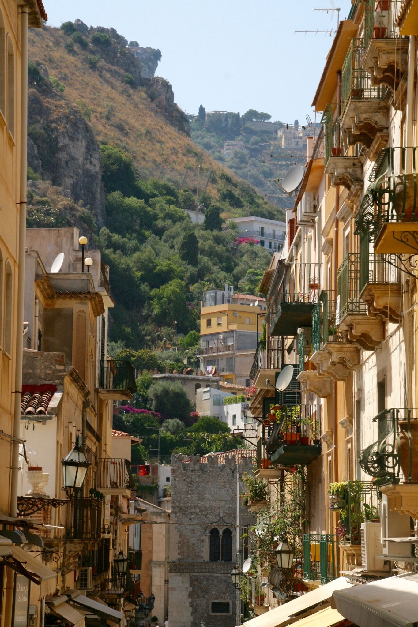 Southern Italy, Italia's charm, Cultural exploration, Captivating views, 1370x2050 HD Handy