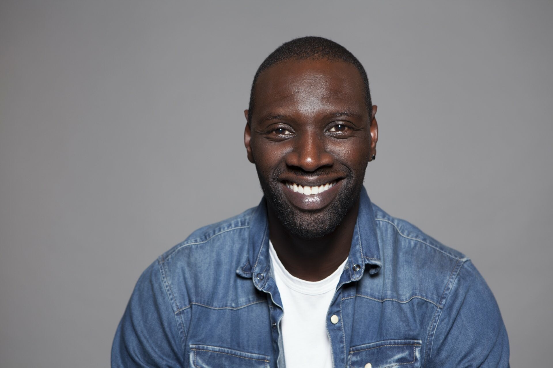 Omar Sy: French actor and comedian, The first actor of African descent to win a French Award. 1920x1280 HD Wallpaper.