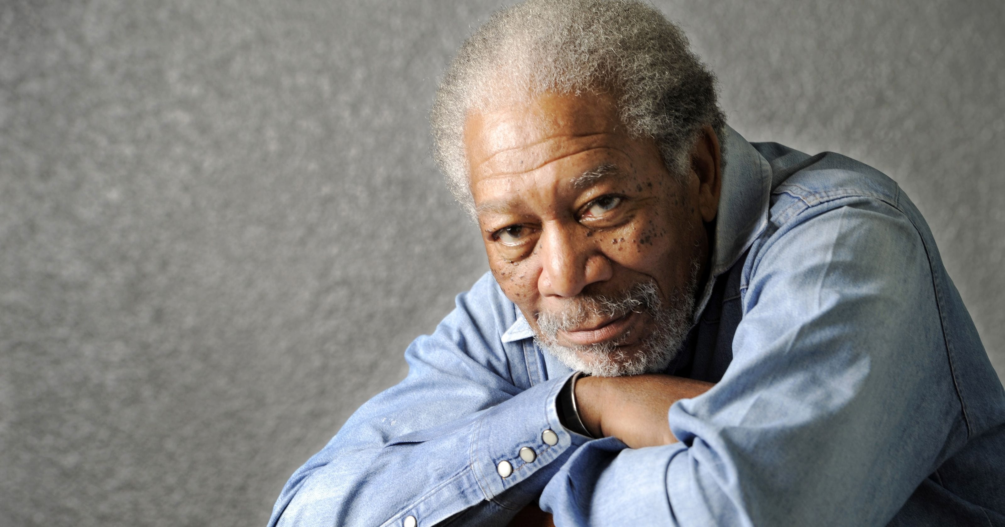 Morgan Freeman, Filmography showcase, Film industry veteran, Captivating roles, 3200x1680 HD Desktop