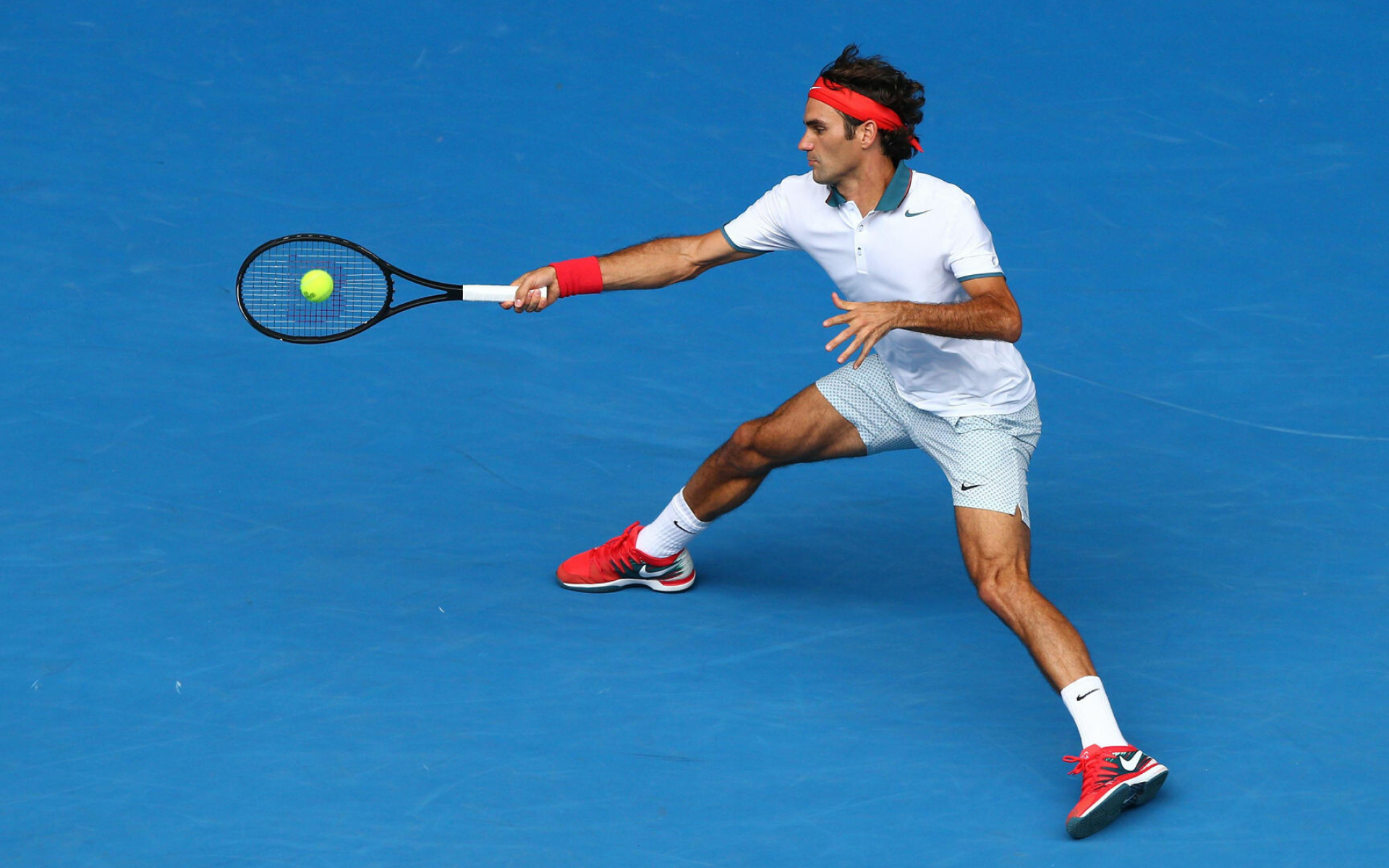 Roger Federer: Tennis player, His first singles win was at the 2001 Milan Indoor tournament. 1920x1200 HD Background.