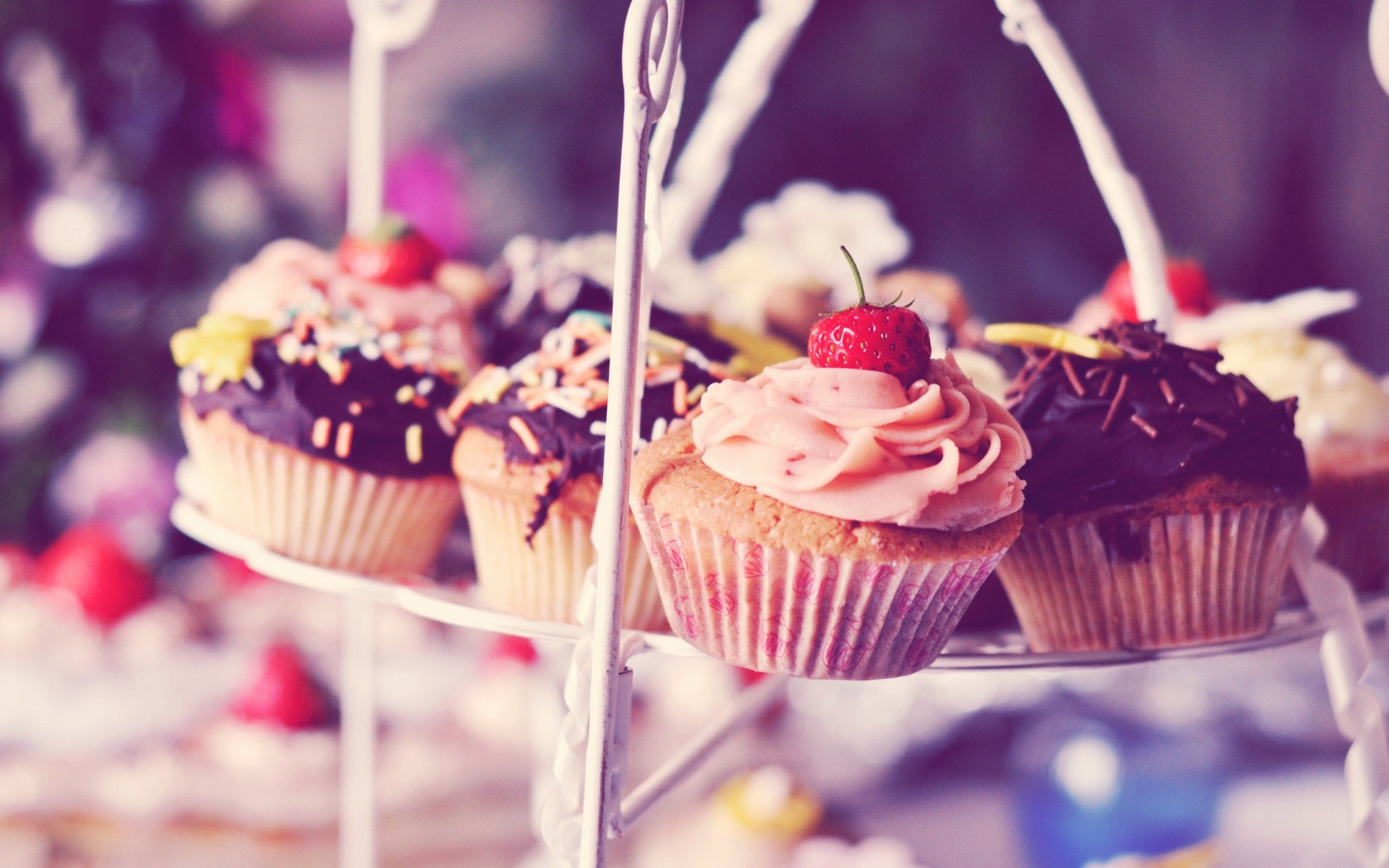 Love cupcake, HD wallpapers, Yummy desserts, Desktop and iPhone delight, 2560x1600 HD Desktop