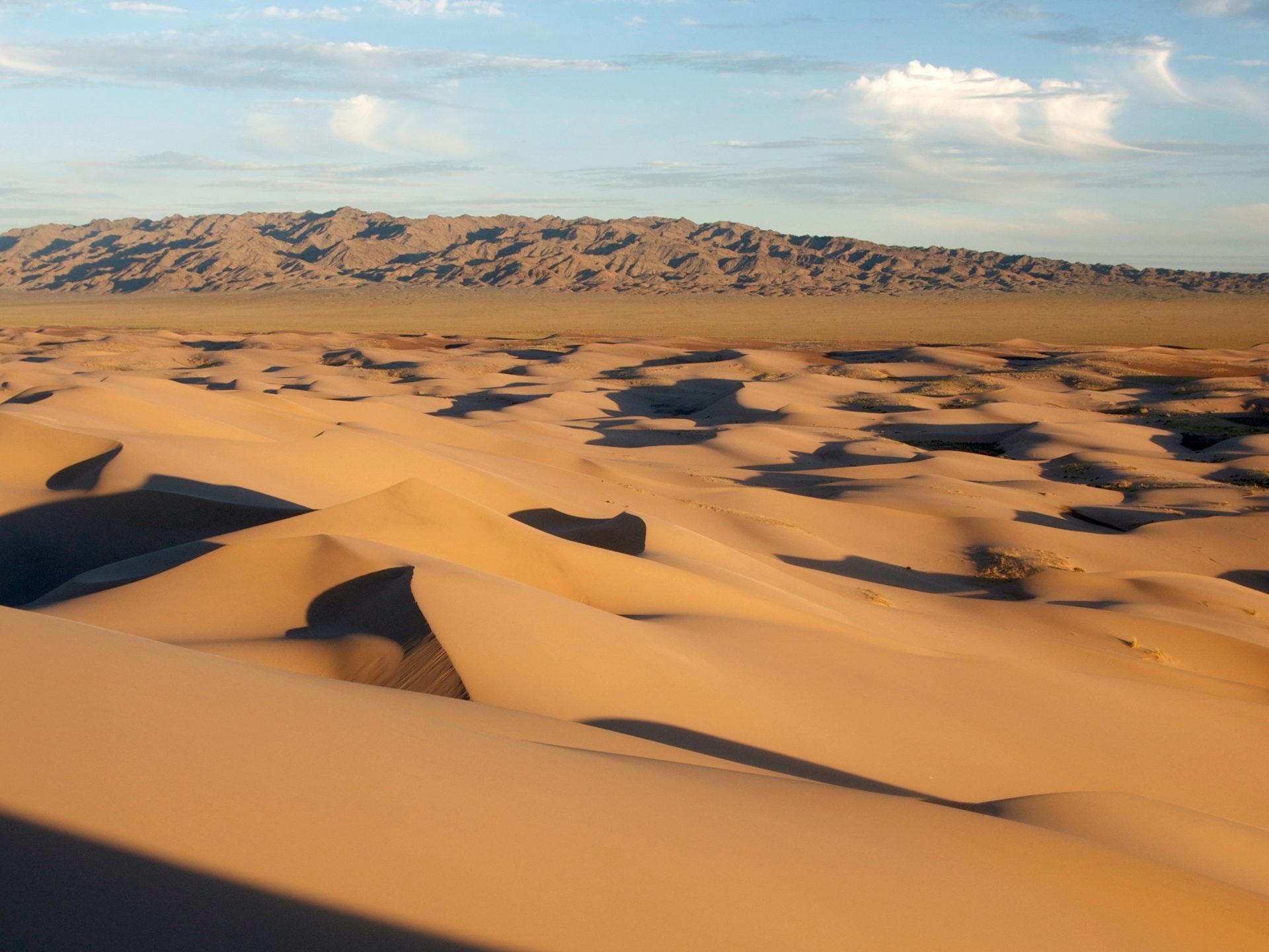 Gobi Desert, Untouched wilderness, Nature's wonders, Ethereal beauty, 1920x1440 HD Desktop
