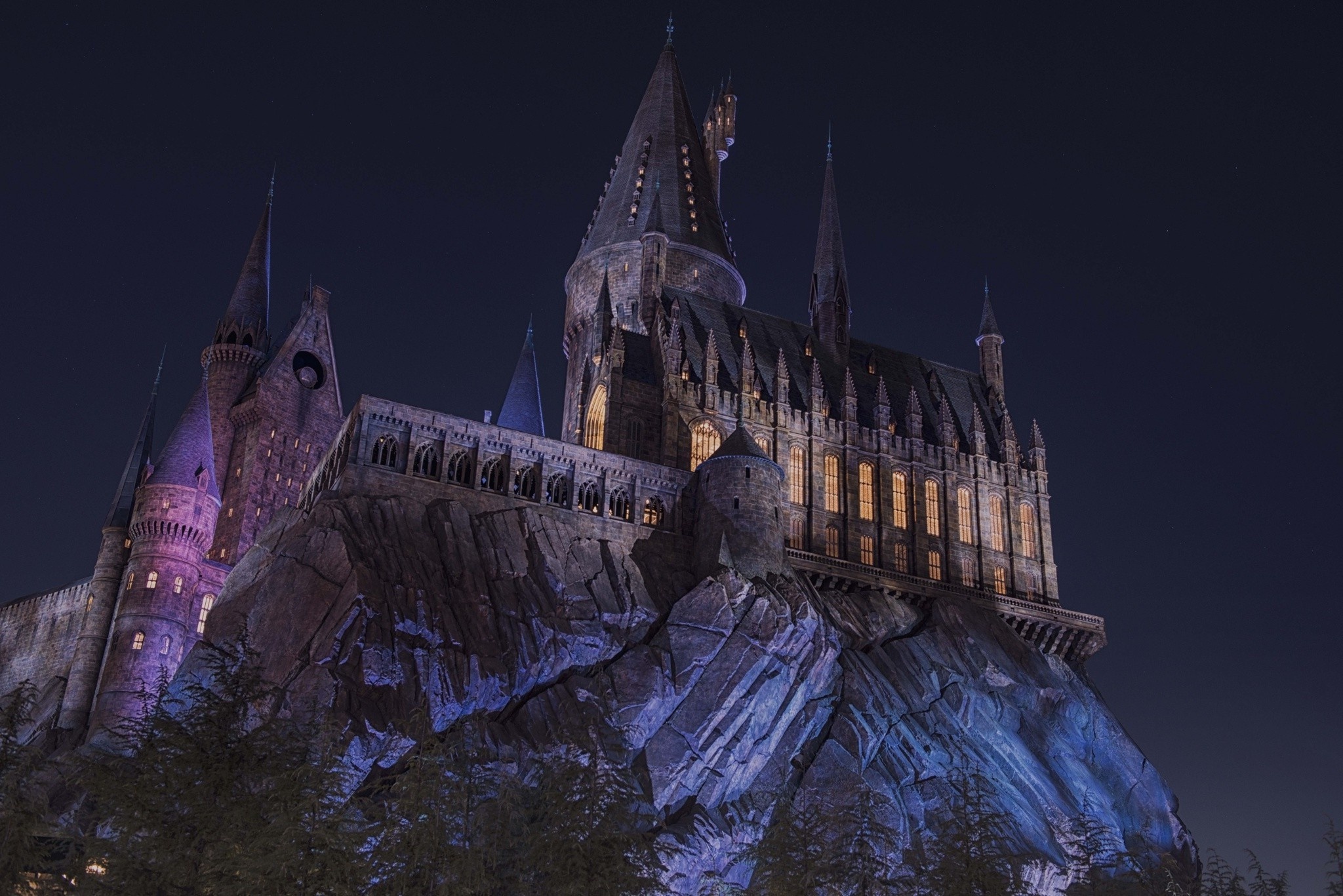 Hogwarts Castle, Enchanting night scenery, Majestic castle lights, Magical Harry Potter vibes, 2050x1370 HD Desktop