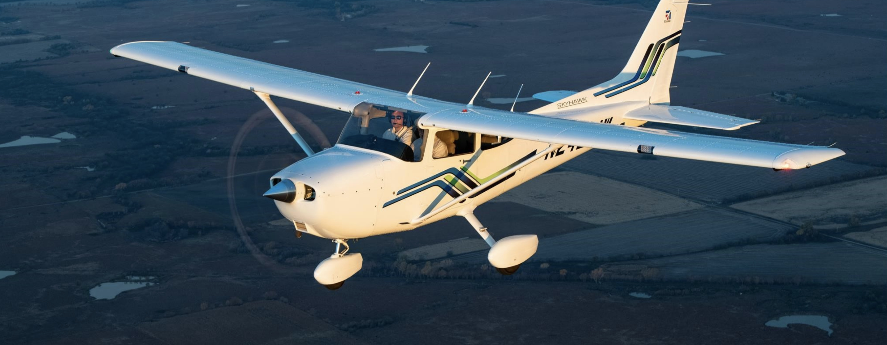 Cessna 172, High-performance aircraft, Skyhawk model, Versatile airplane, 2870x1120 Dual Screen Desktop