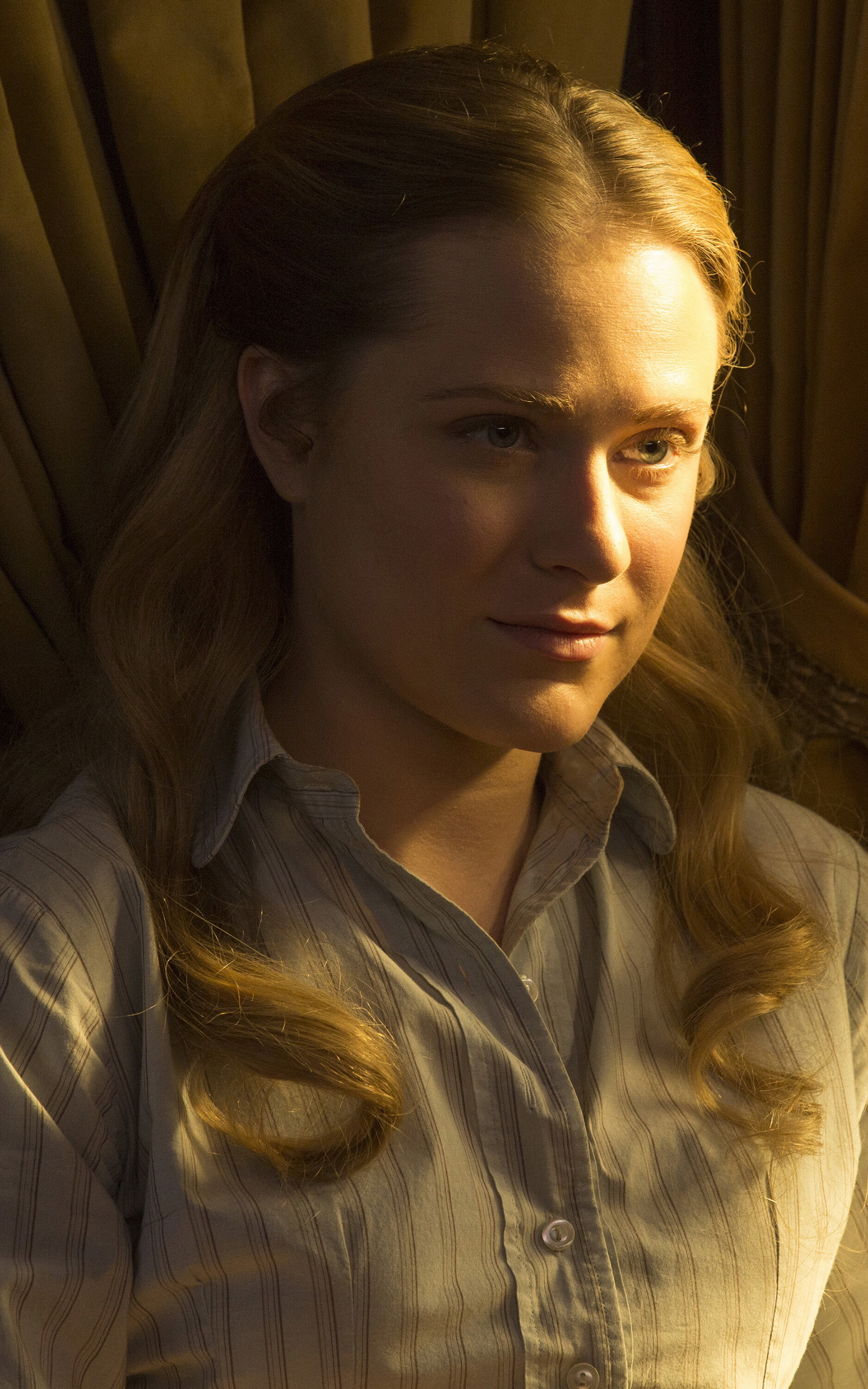 Westworld: Evan Rachel Wood as Dolores Abernathy. 1880x3000 HD Wallpaper.