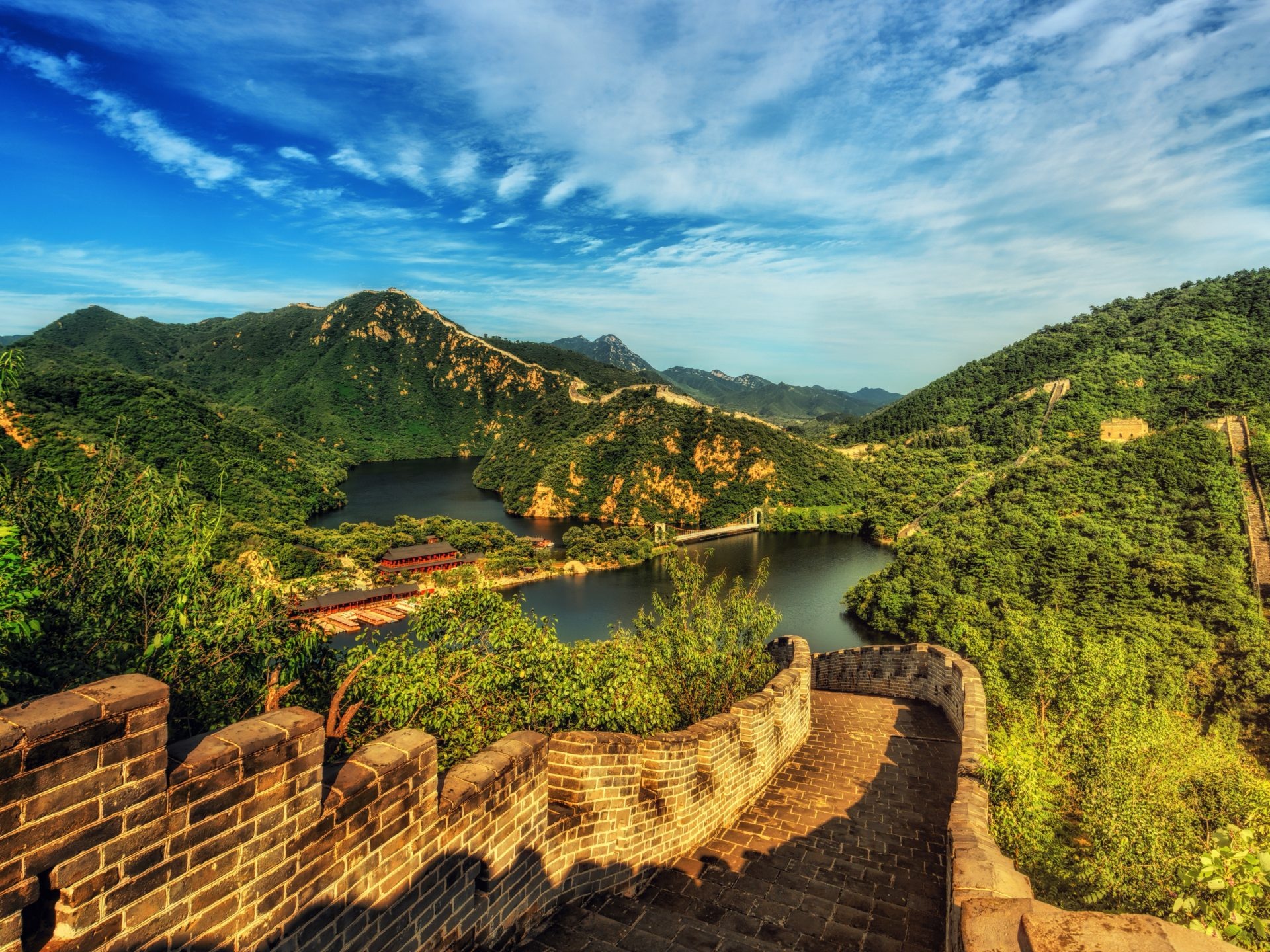 Great Wall of China: The most popular sections are Badaling, Mutianyu, and Jinshanling. 1920x1440 HD Wallpaper.