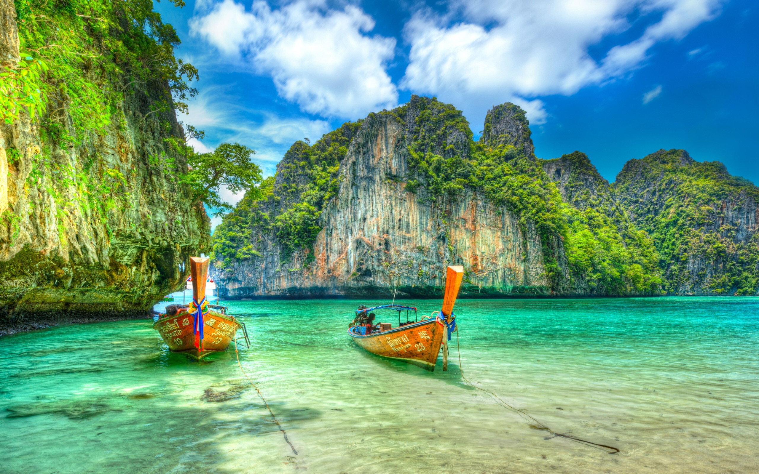 Phi Phi: Maya Bay, Ko Phi Phi Leh, Thailand, Boat. 2560x1600 HD Wallpaper.
