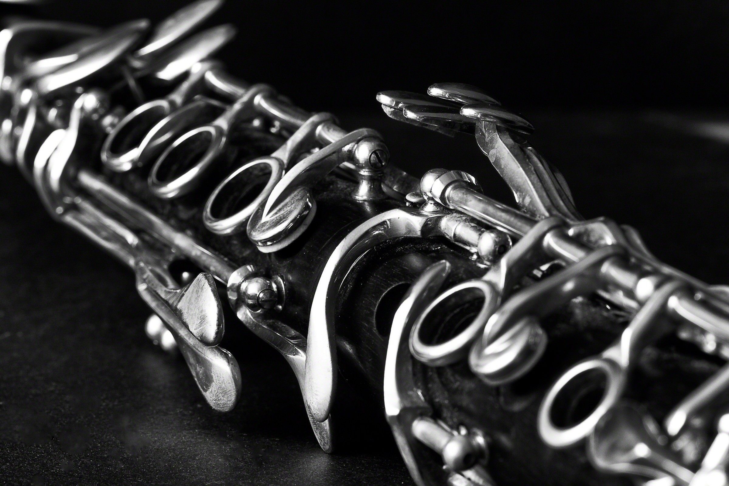 Clarinet: Black and white, Metallic keys, Boehm system, Reed instrument. 2400x1600 HD Background.