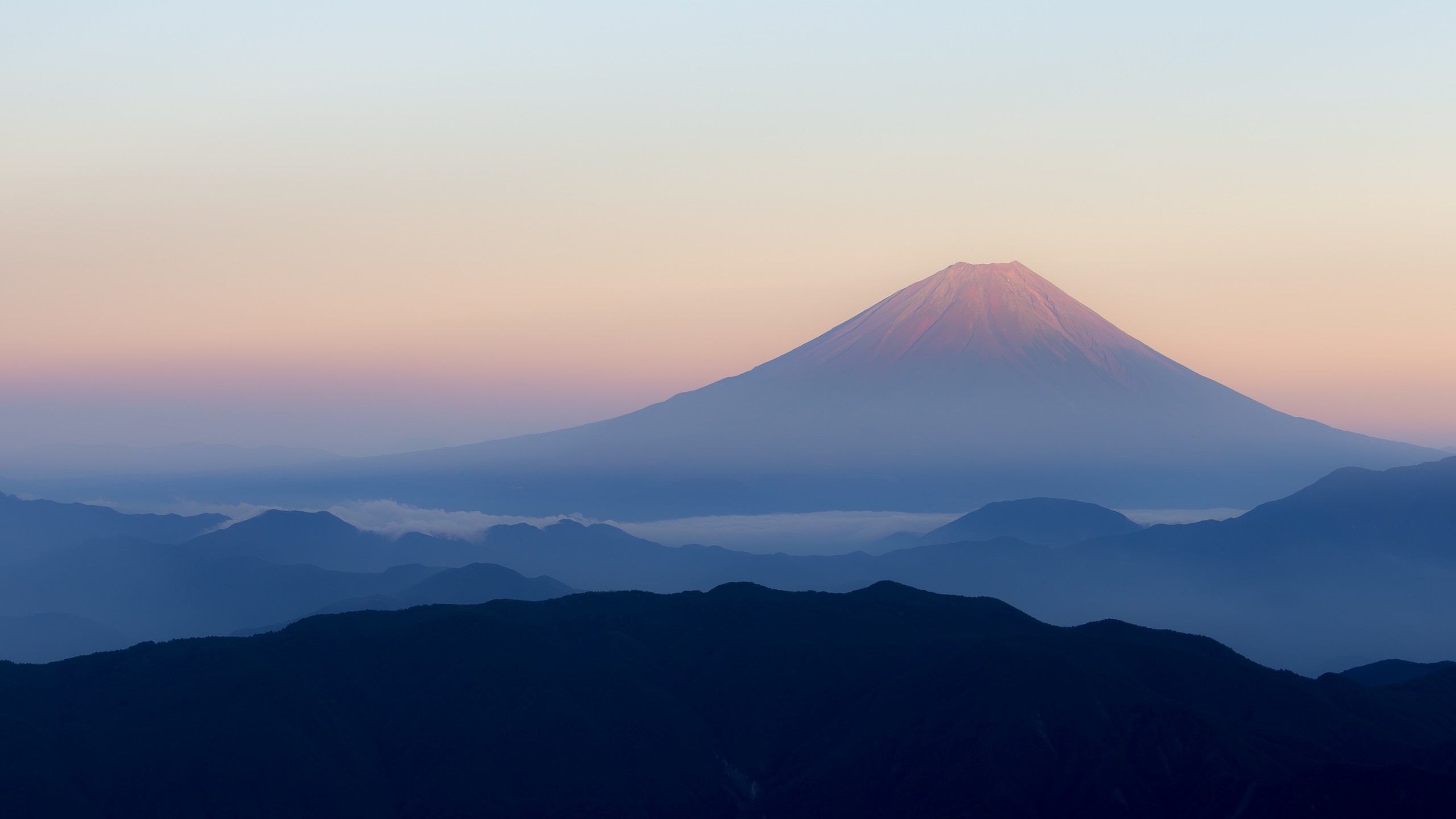 Volcanic fury, Mount Fuji beauty, Majestic mountains, Striking 4K visuals, 2560x1440 HD Desktop