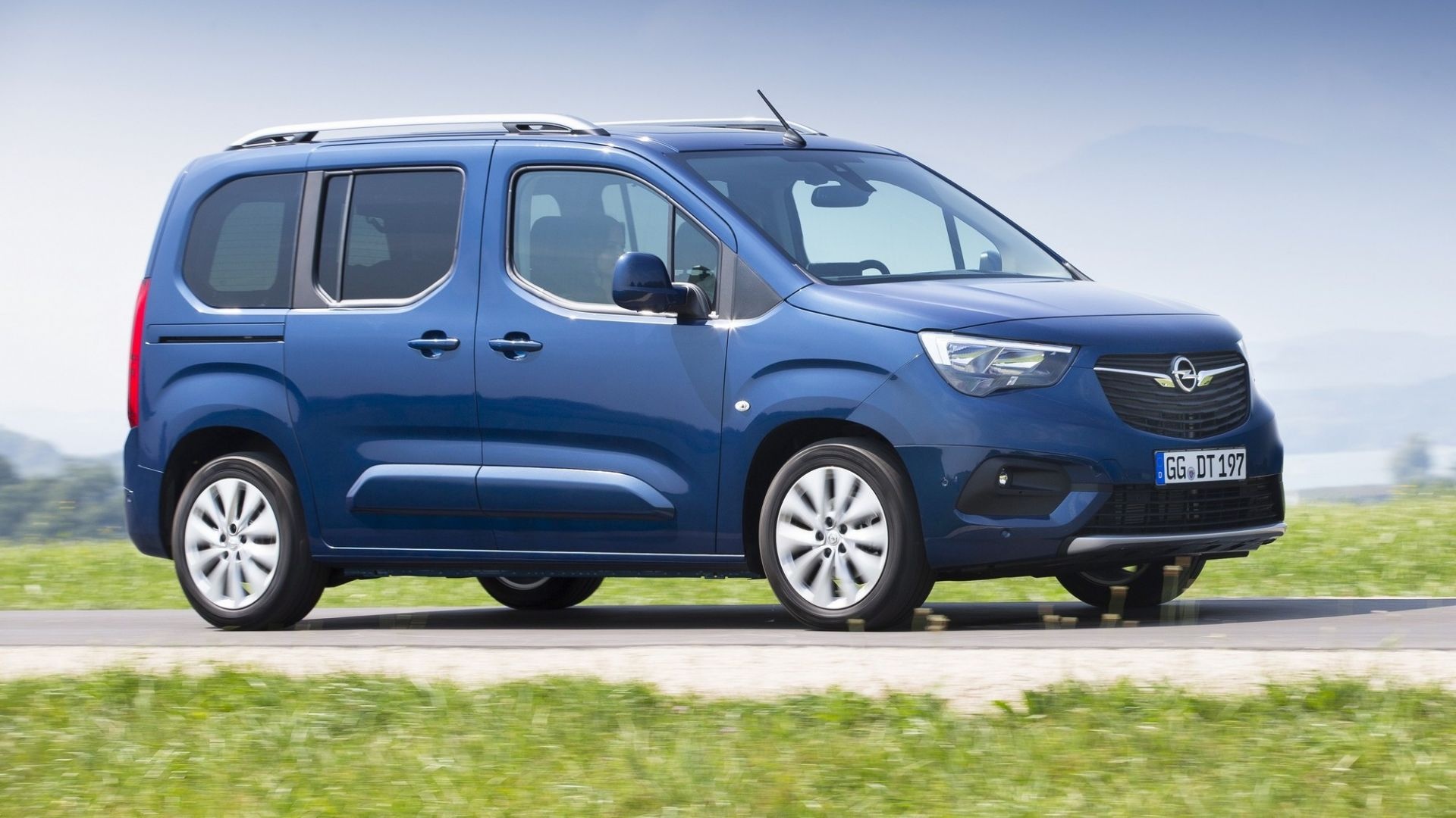 Opel Combo E Life XL, Electric vehicle specifications, Rhino Car Hire, EV Central, 1920x1080 Full HD Desktop