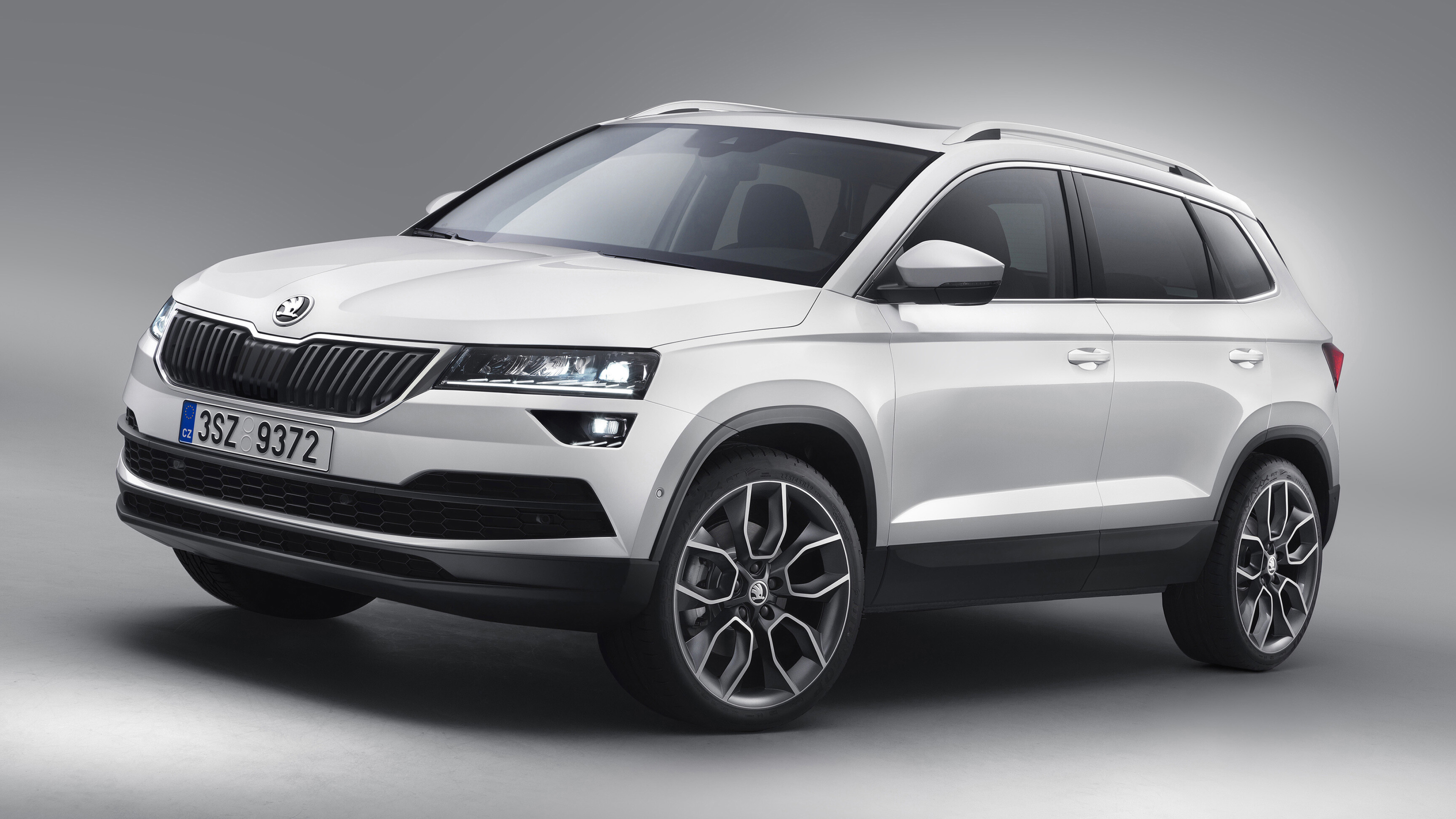 Skoda: Karoq, A compact crossover SUV designed and built by the Czech car manufacturer, 2017. 3840x2160 4K Background.