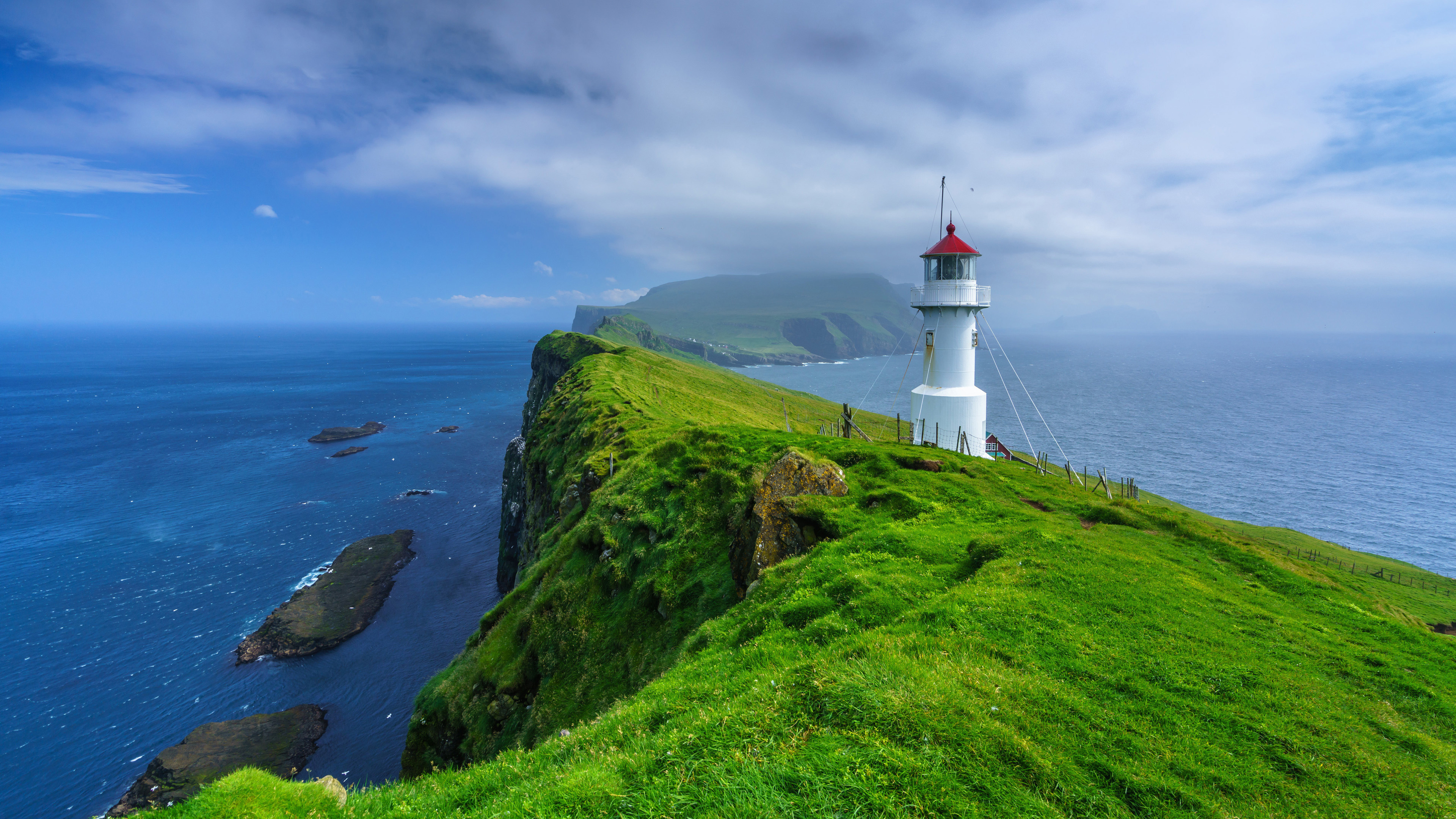 Faroe Islands, Mykines Hlmur lighthouse, Wallpaper backiee, 3840x2160 4K Desktop