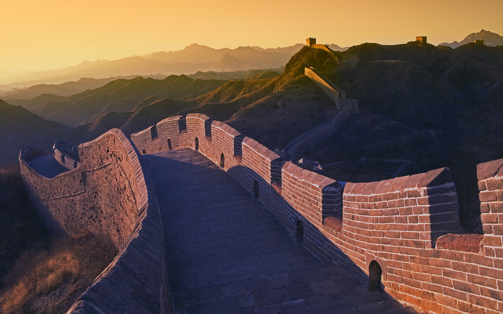 Great Wall of China: Extends from Shanhaiguan in the east to Jiayuguan in the west. 1920x1200 HD Wallpaper.