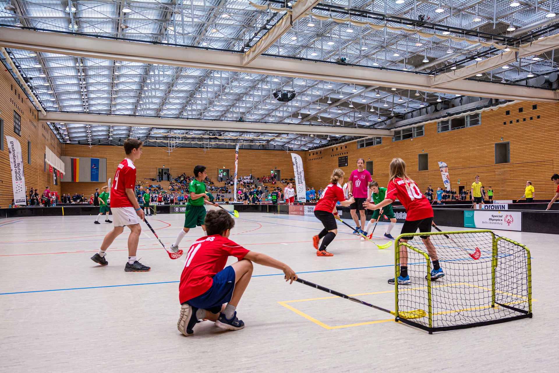Floorball: A competitive event for children, The German League. 1920x1280 HD Wallpaper.