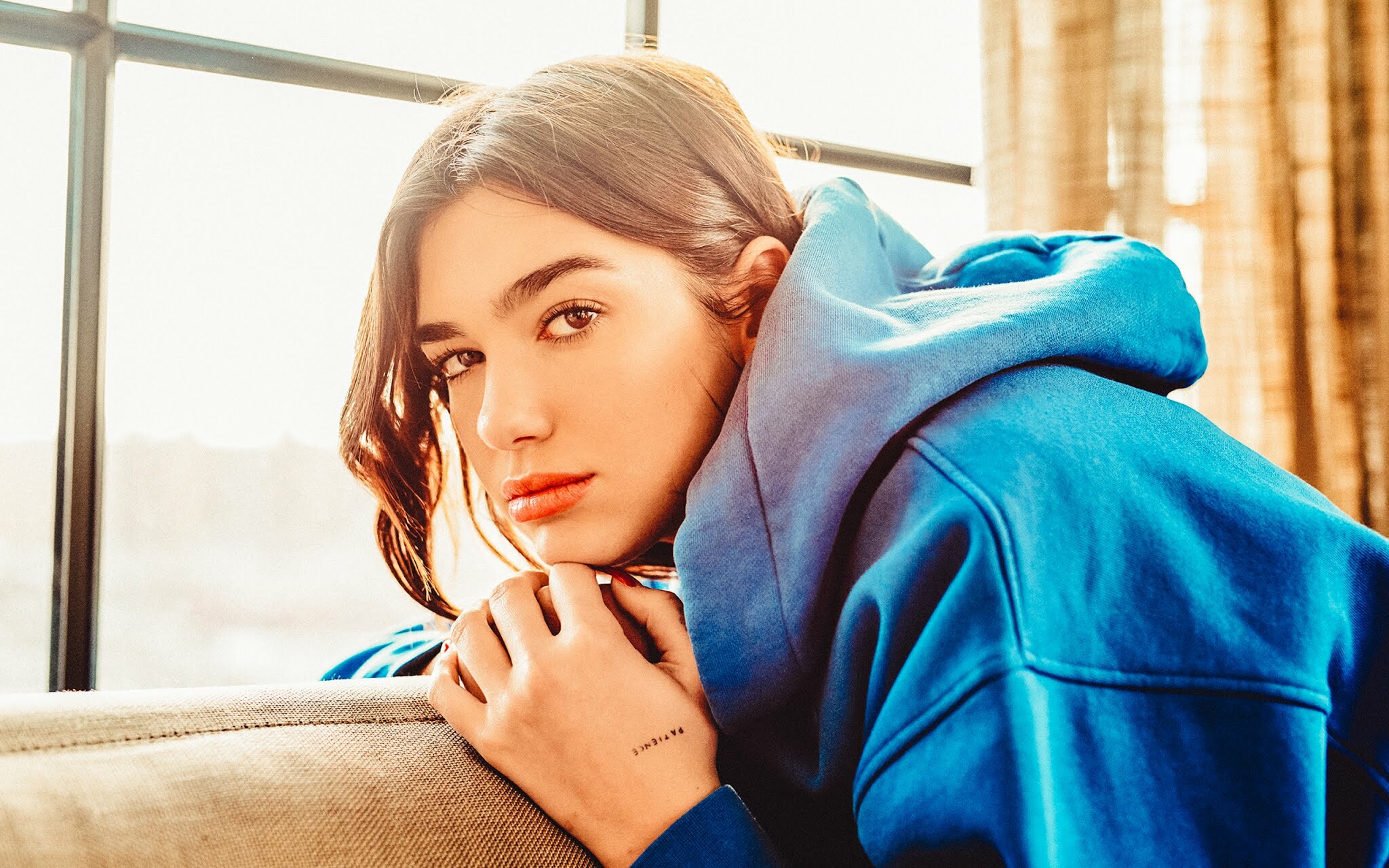 Dua Lipa: "New Rules" was the first single by a female solo artist to reach the top in the UK since Adele's "Hello". 2050x1280 HD Wallpaper.