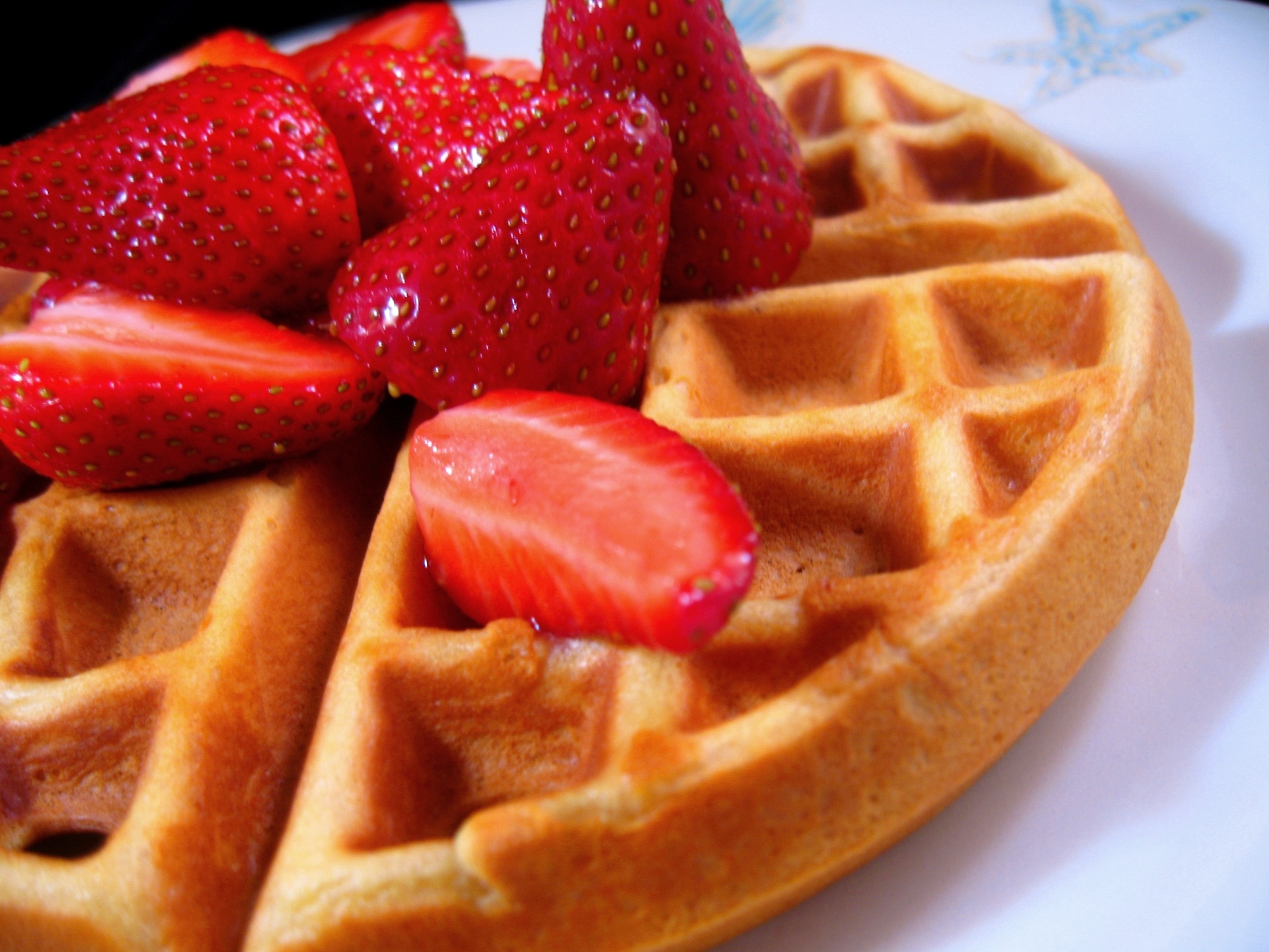 Waffle: Square cake made of batter with squares marked on it. 1920x1440 HD Wallpaper.
