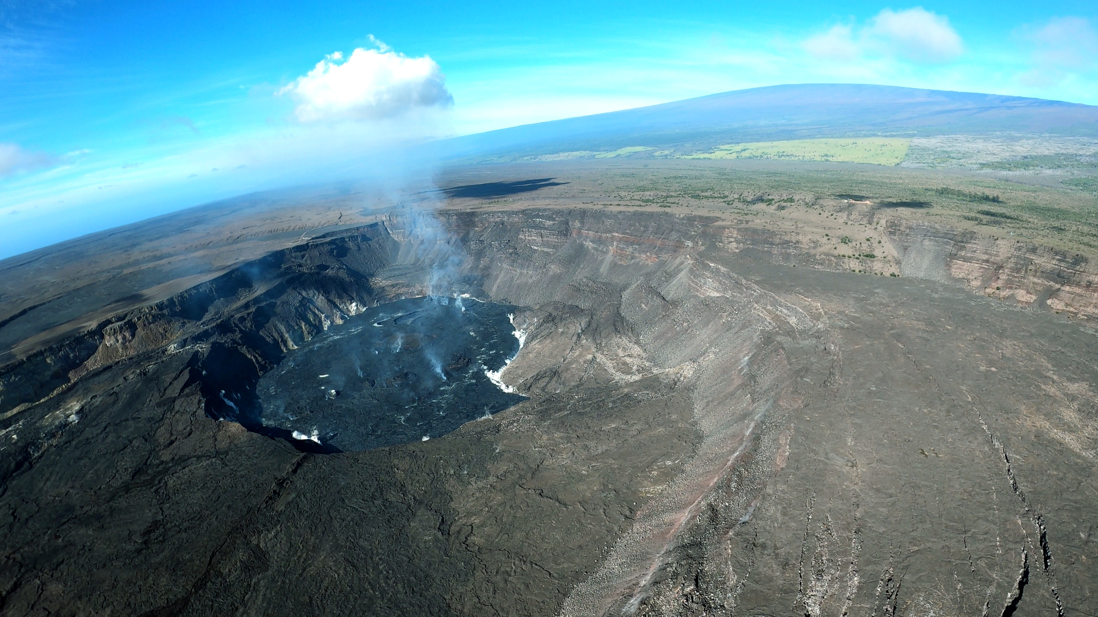 Klauea summit eruption, Overflight experience, Geological survey, March 2022, 3840x2160 4K Desktop