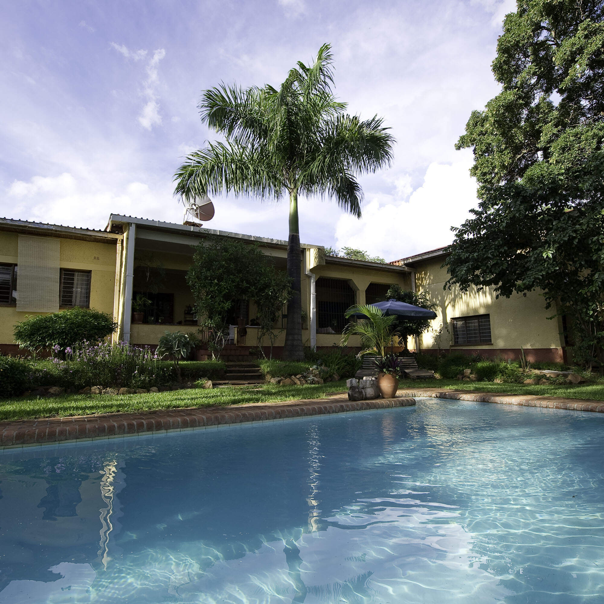 Lilongwe, Malawi, Accommodation guide, Memorable stay, Hospitality options, 2000x2000 HD Handy