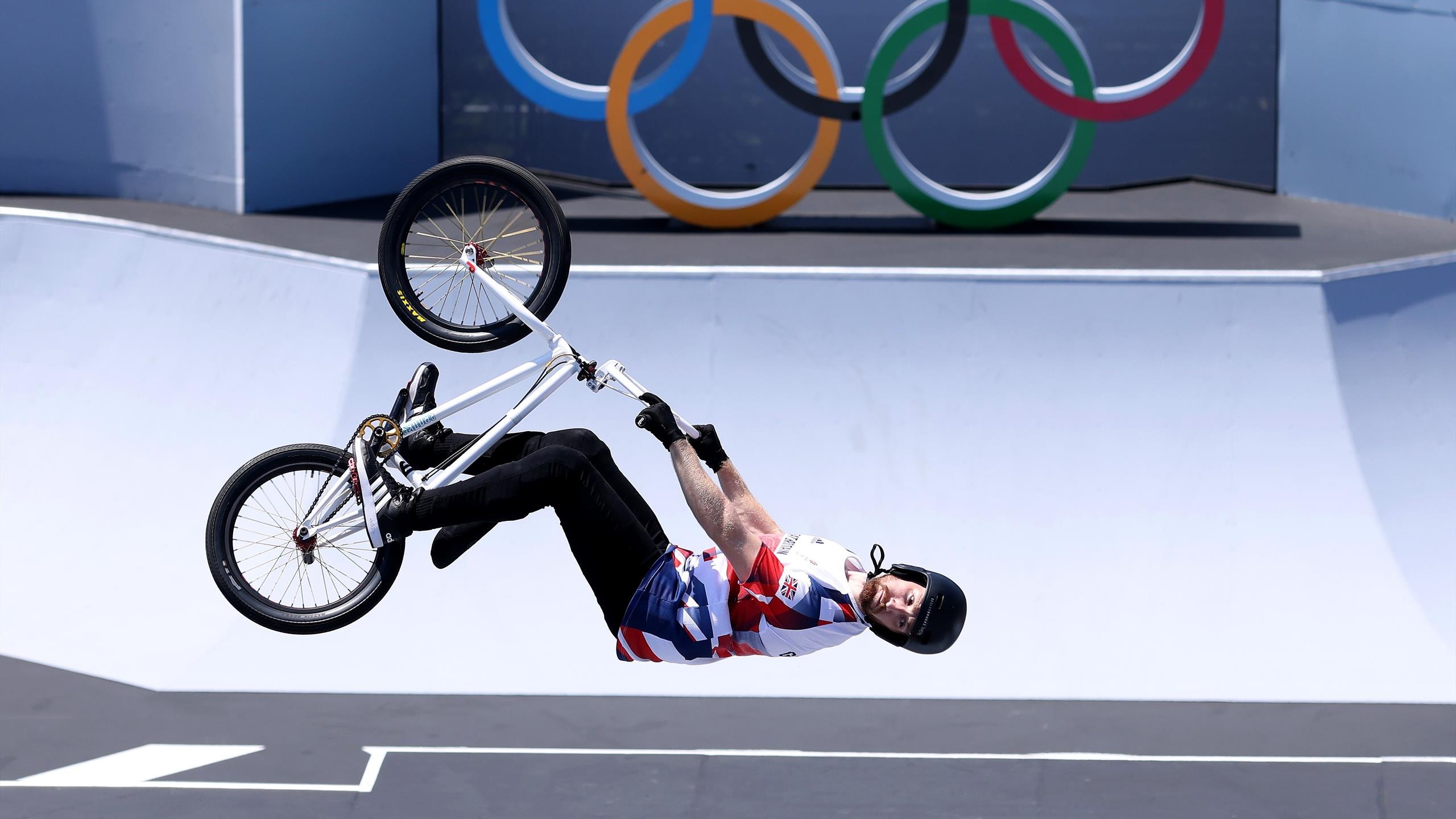 BMX (Sports): Olympic Games In Tokyo, BMX Freestyle Men's Finalist, Extreme Sports. 2560x1440 HD Wallpaper.