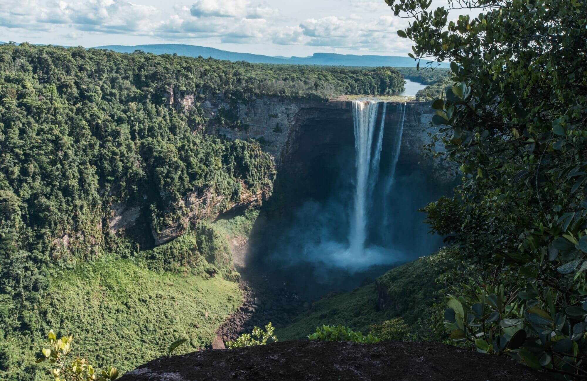 Canaima National Park, Spectacular waterfalls, Natural wonders, Black Platinum Gold, 2000x1300 HD Desktop