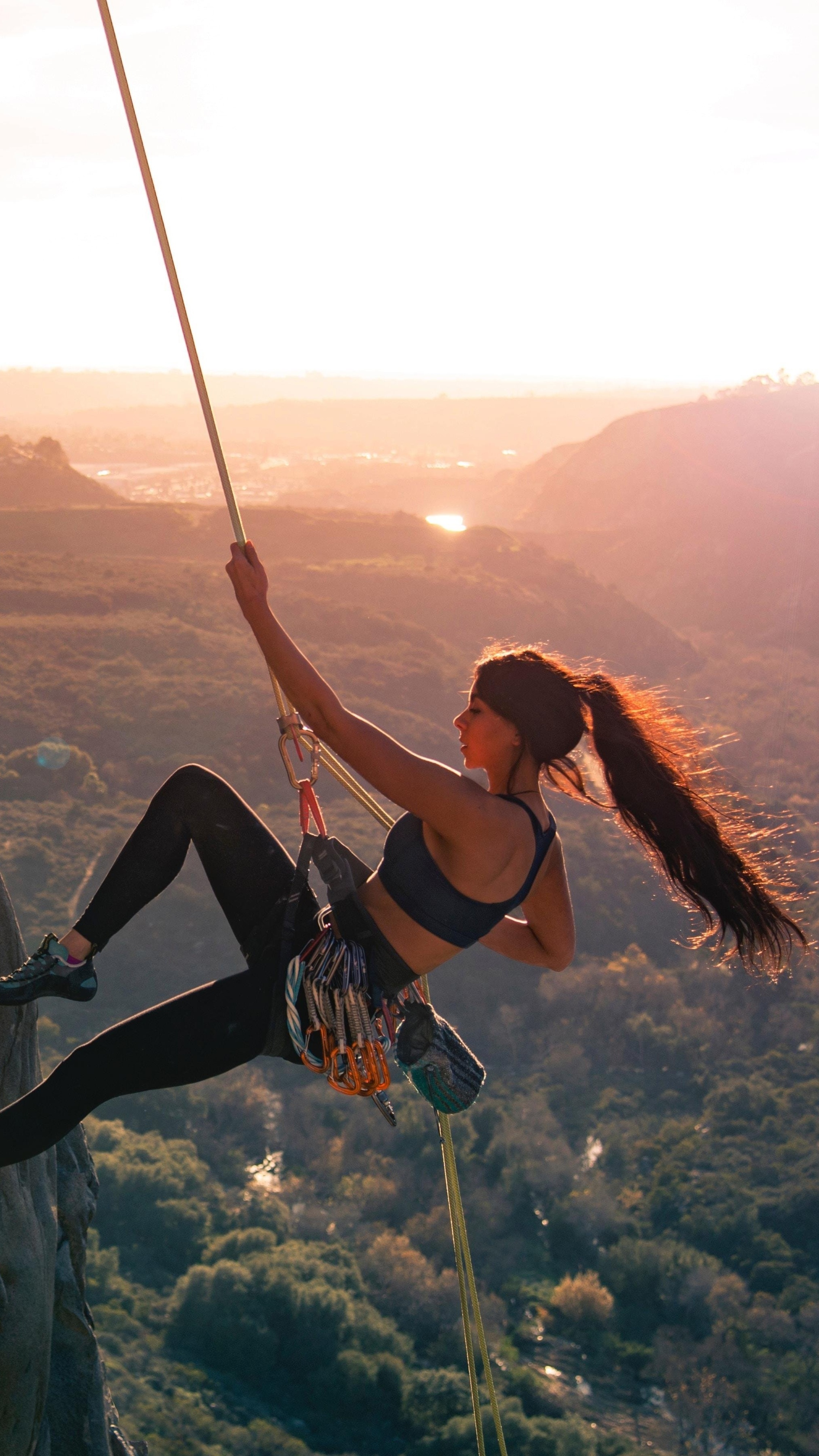 Climbing, Girl mountain climber, Xperia wallpapers, 4K adventure pictures, 2160x3840 4K Handy
