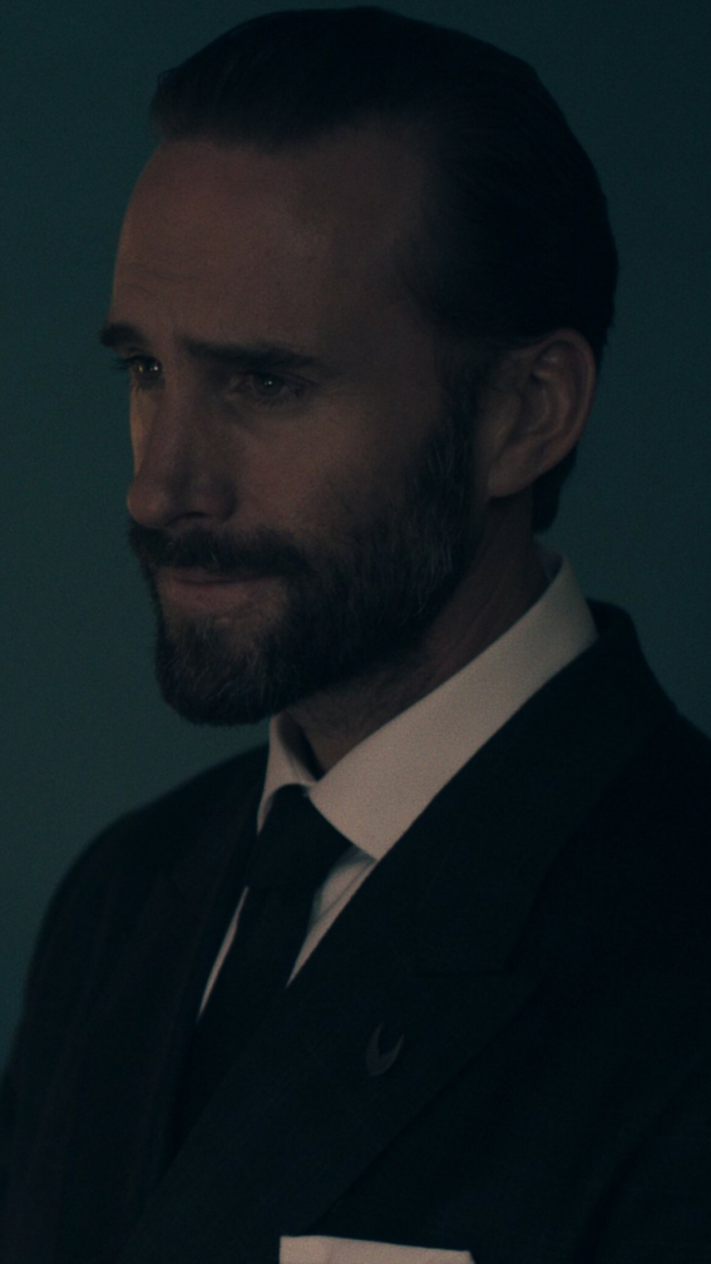 The Handmaid's Tale: Joseph Fiennes, Commander Fred Waterford, A high-ranking government official. 1440x2560 HD Wallpaper.