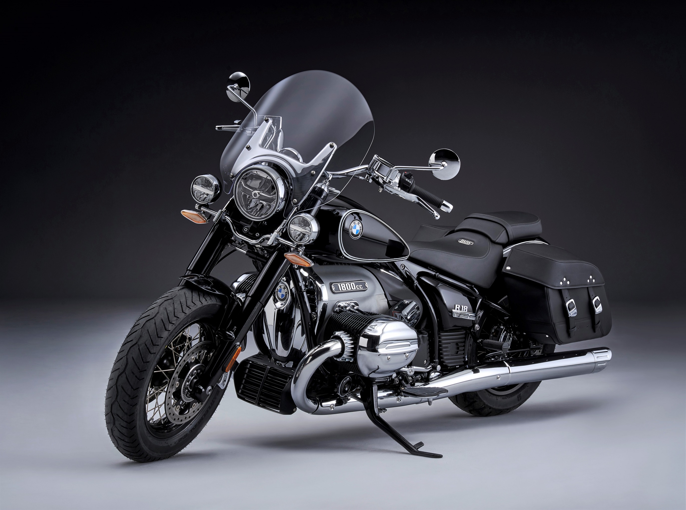 BMW R18 Classic, New classic model, Cruiser perfection, Unparalleled ride, 2750x2050 HD Desktop