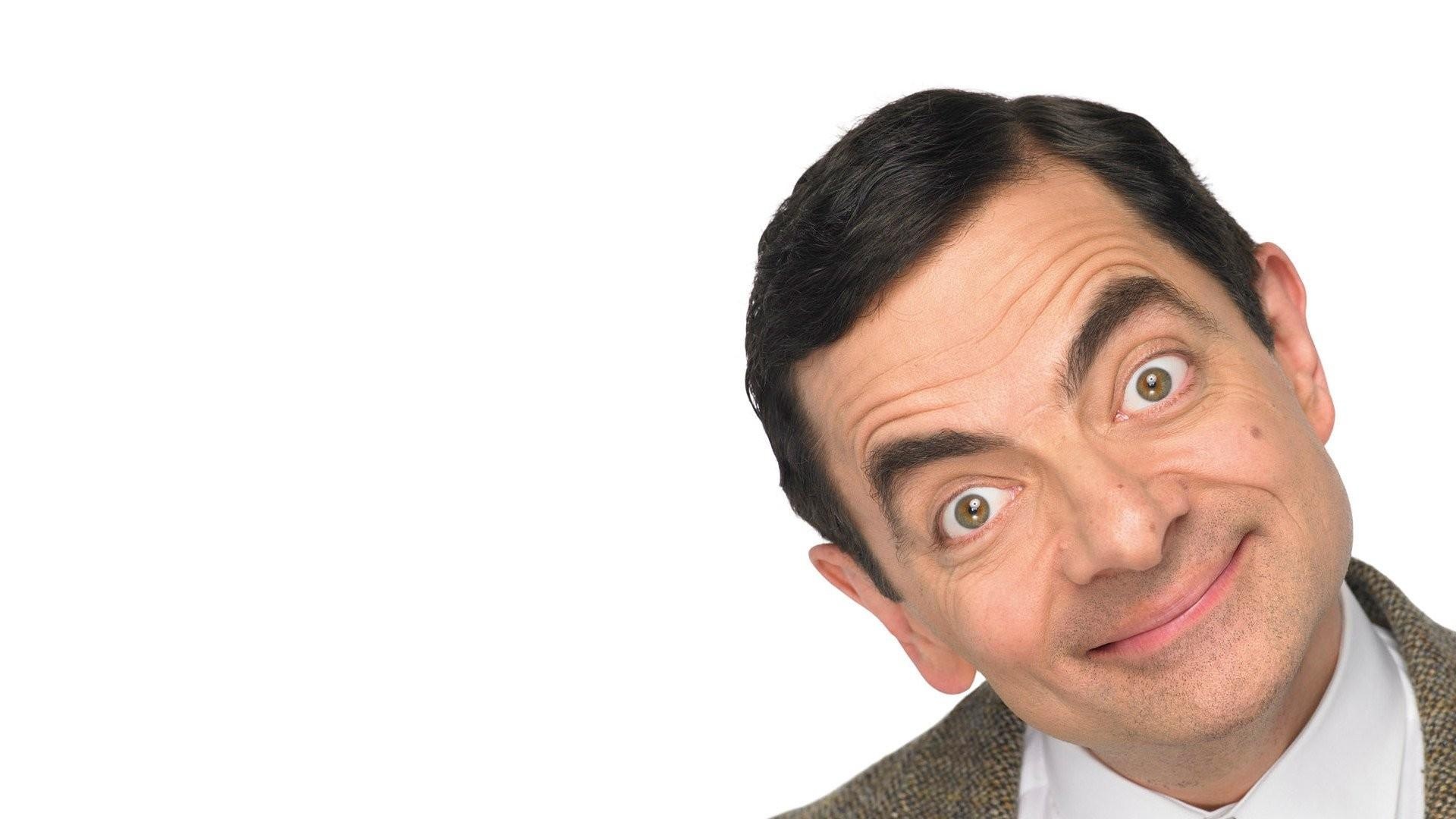 Rowan Atkinson: Mr Bean, Played the role of Emile Mondavarious in 2002 film Scooby-Doo. 1920x1080 Full HD Background.