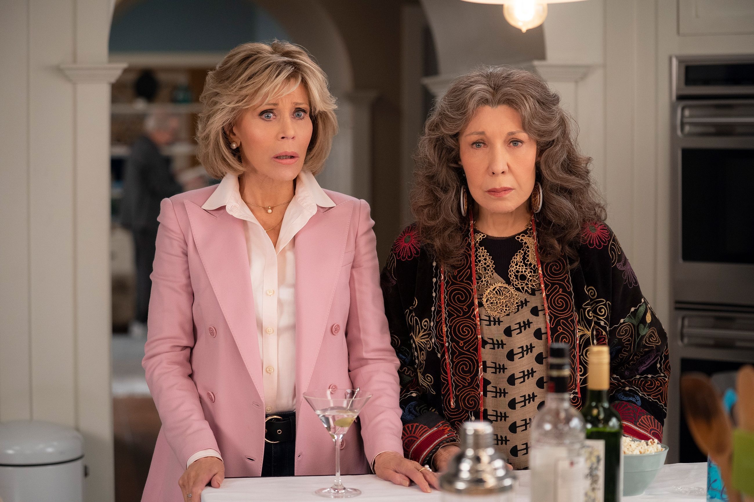 Grace and Frankie, Season 7 cast, Premiere date and more, Heartwarming and funny, 2600x1740 HD Desktop