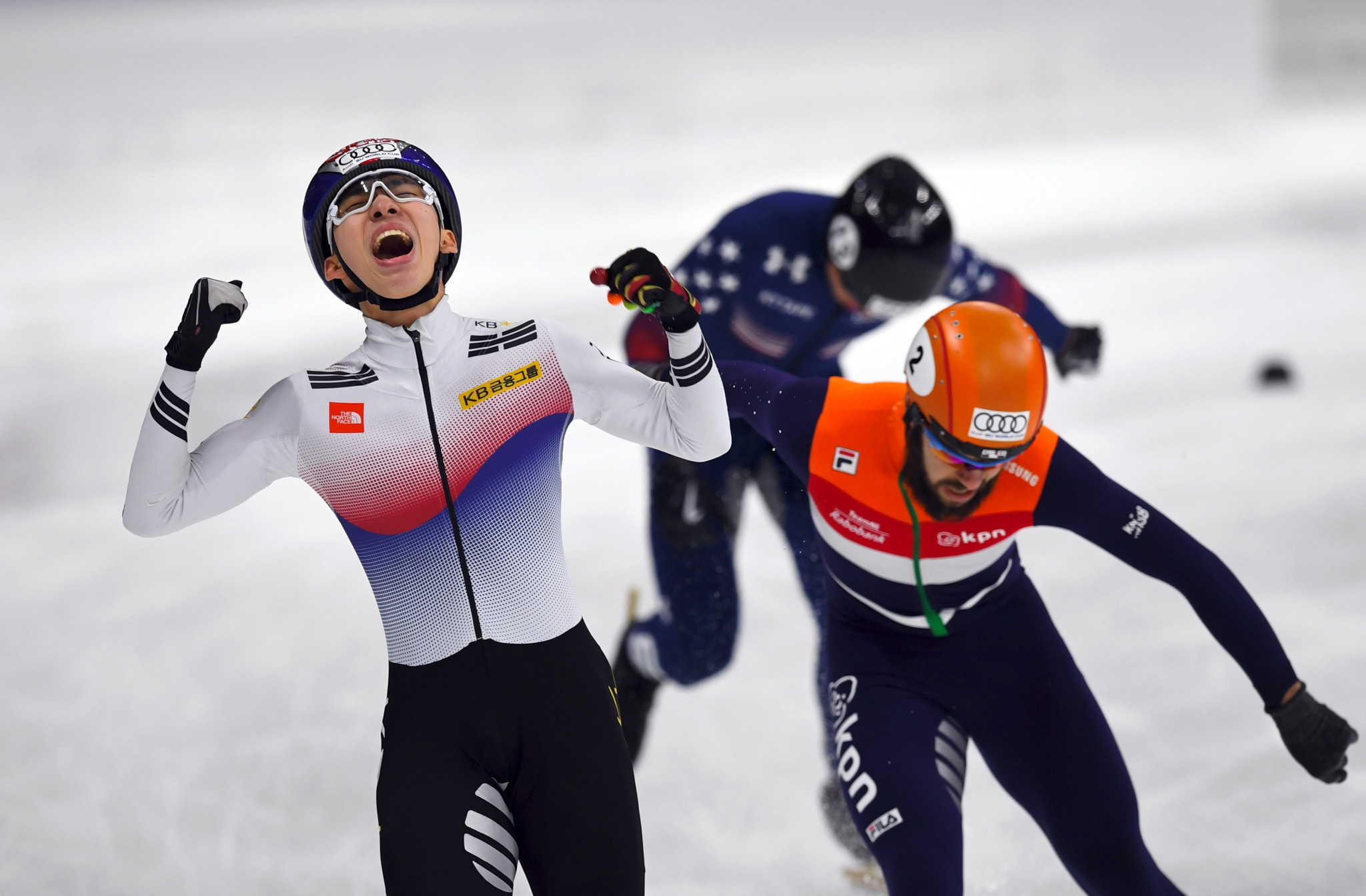 Gold in short track relay, South Korea's triumph, Speed skating world cup, Lim Hyo-jun's win, 2050x1350 HD Desktop