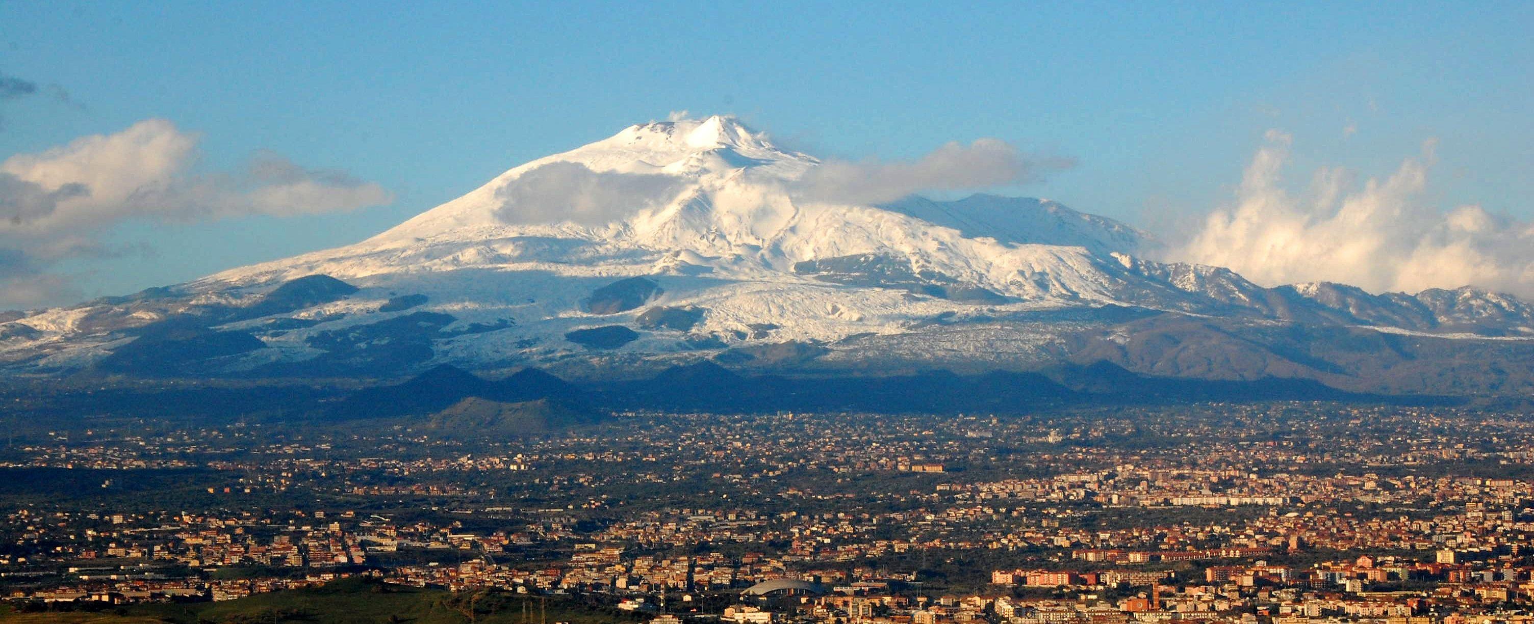 Mount Etna, Catania Sicily, Vibrant wallpapers, Cultural hotspot, 3010x1230 Dual Screen Desktop