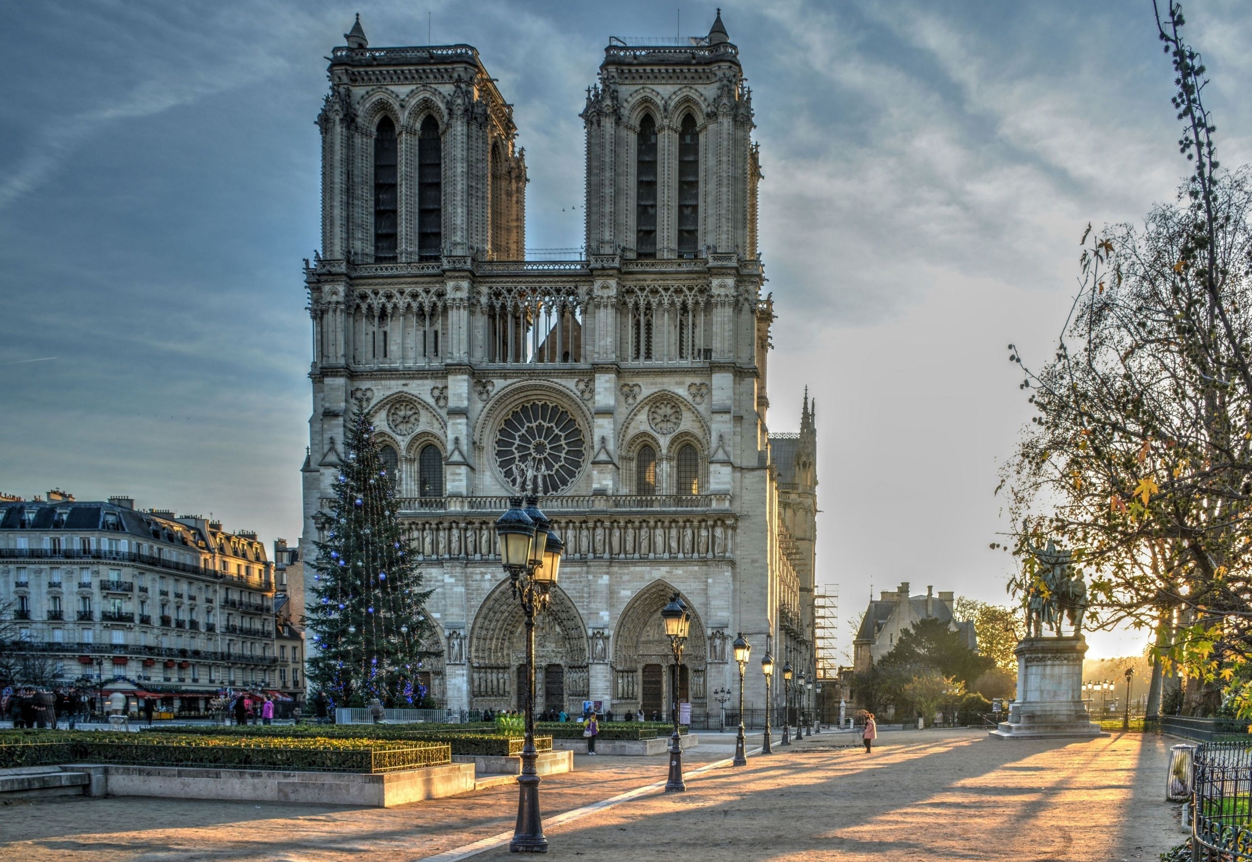 Notre-Dame Cathedral, Travels, Breathtaking backgrounds, Timeless elegance, 2560x1770 HD Desktop