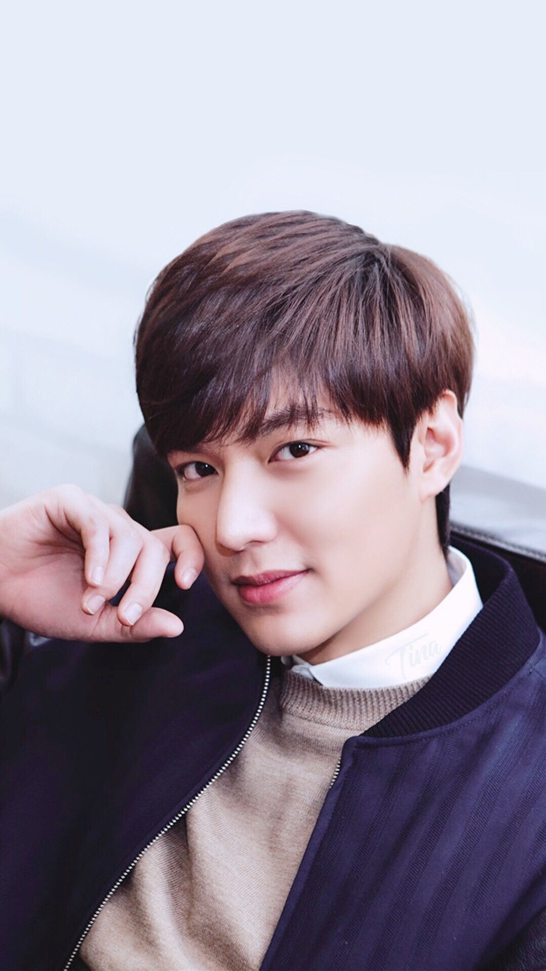 Lee Min-ho: The first K-idol to cross 20m-follower mark on both Instagram and Facebook. 1080x1920 Full HD Wallpaper.