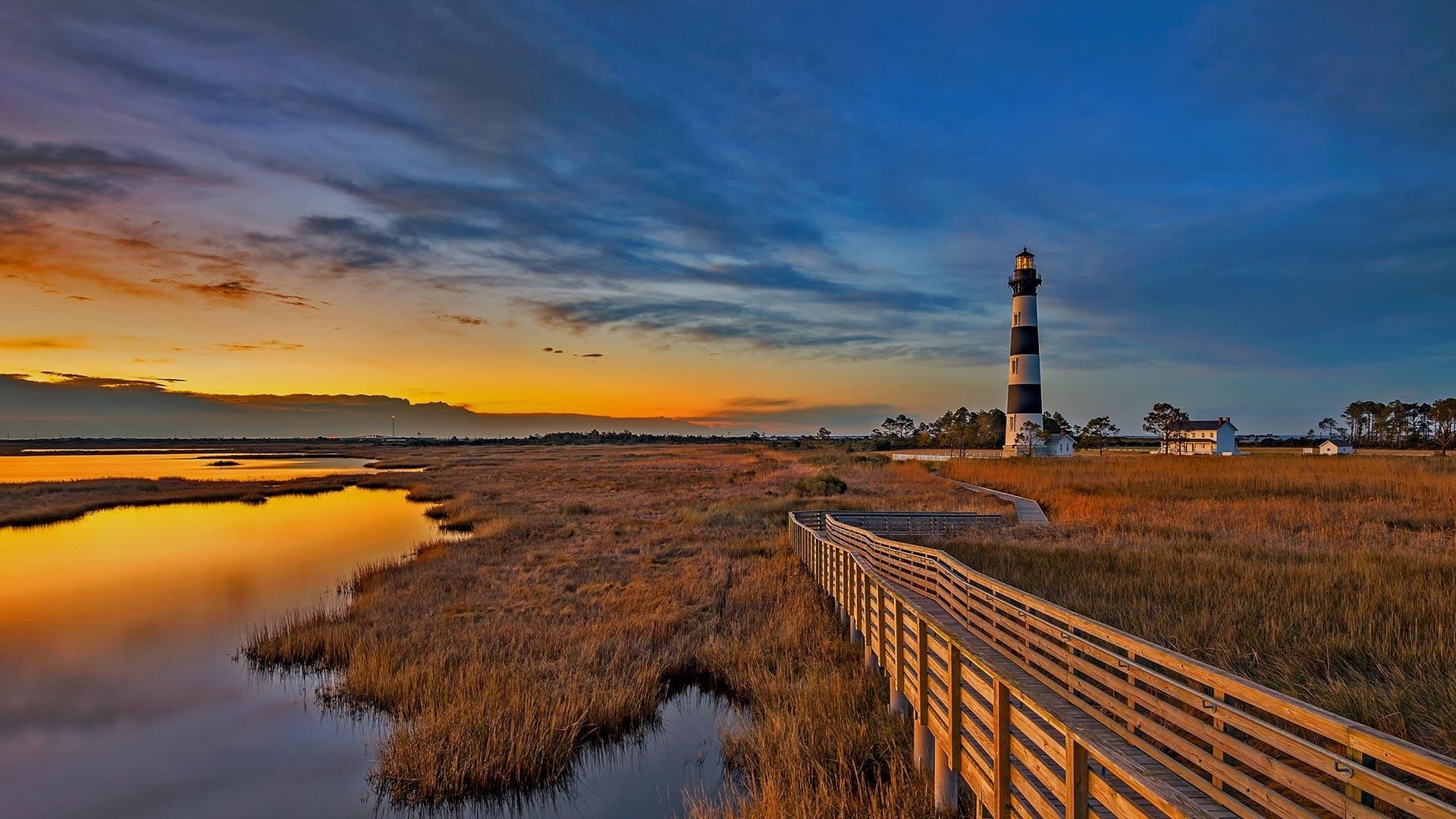 North Carolina: Bodie Island Lighthouse, The Outer Banks, Roanoke Sound. 1920x1080 Full HD Background.