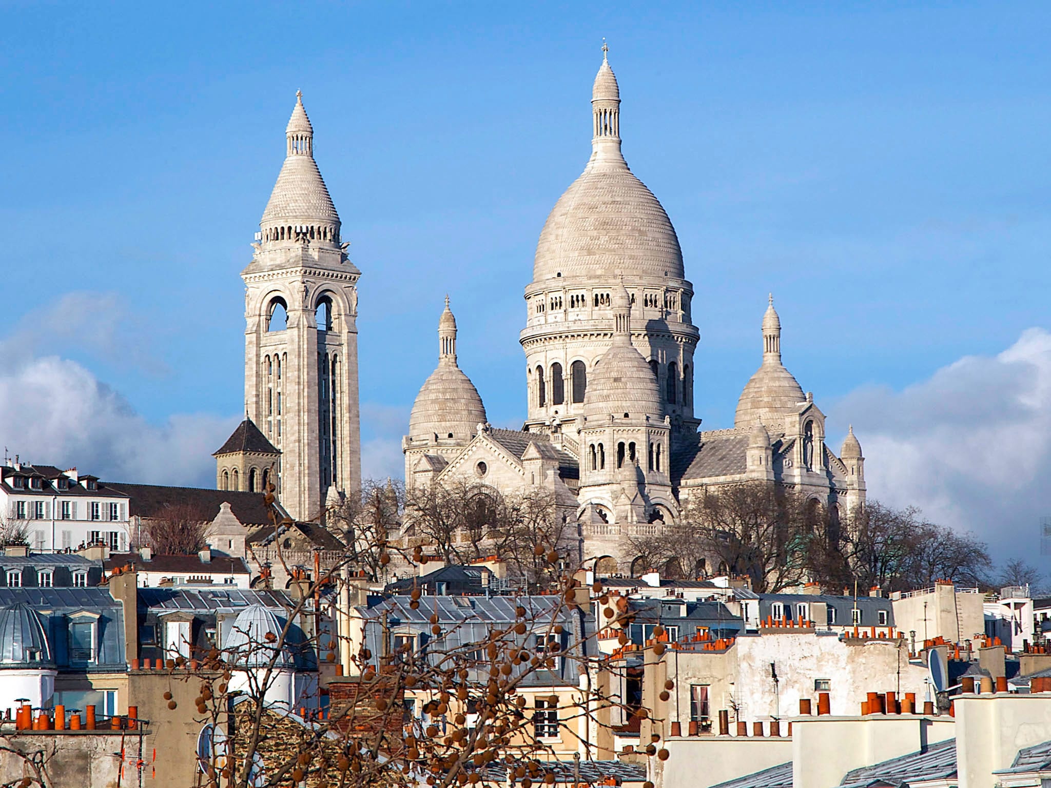 Sacred Heart Basilica, Paris Travels, Budget hotel, Paris La Defense, 2050x1540 HD Desktop