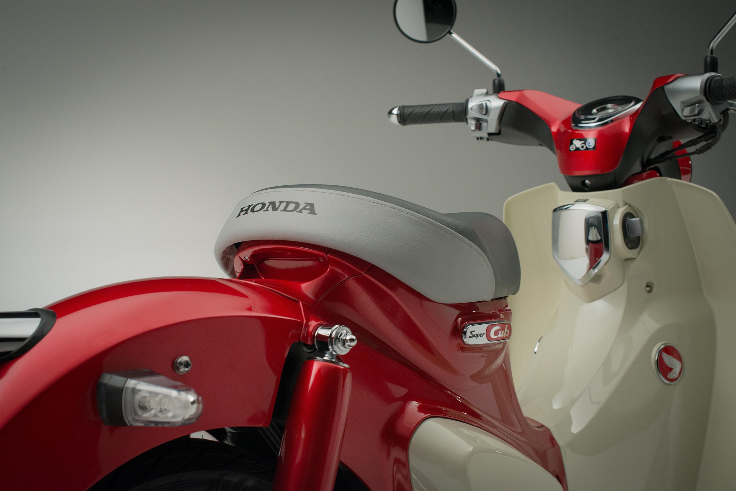 Honda Super Cub, 2021 model showcase, Gallery of perfection, Iconic motorcycle vision, 2400x1600 HD Desktop