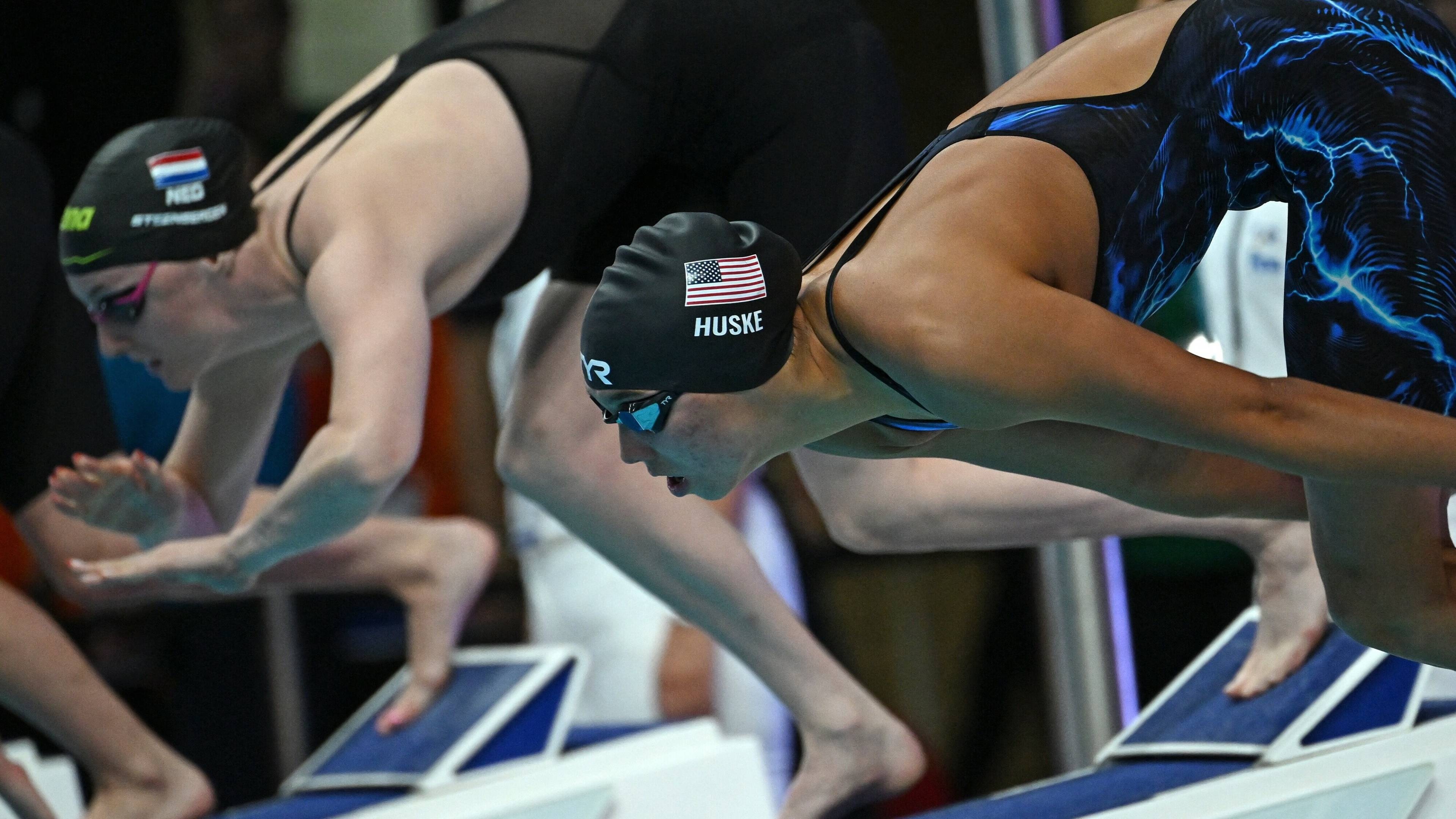 Torri Huske, Rising swimming star, Record-breaking performance, American golden girl, 3840x2160 4K Desktop