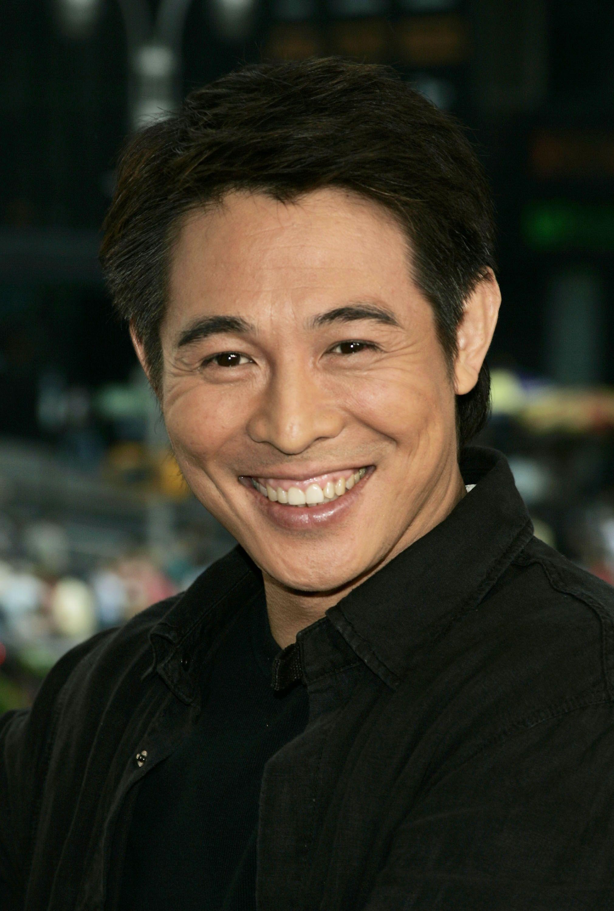 Jet Li, Action-packed hero, Top free backgrounds, Martial arts, 2030x3000 HD Phone