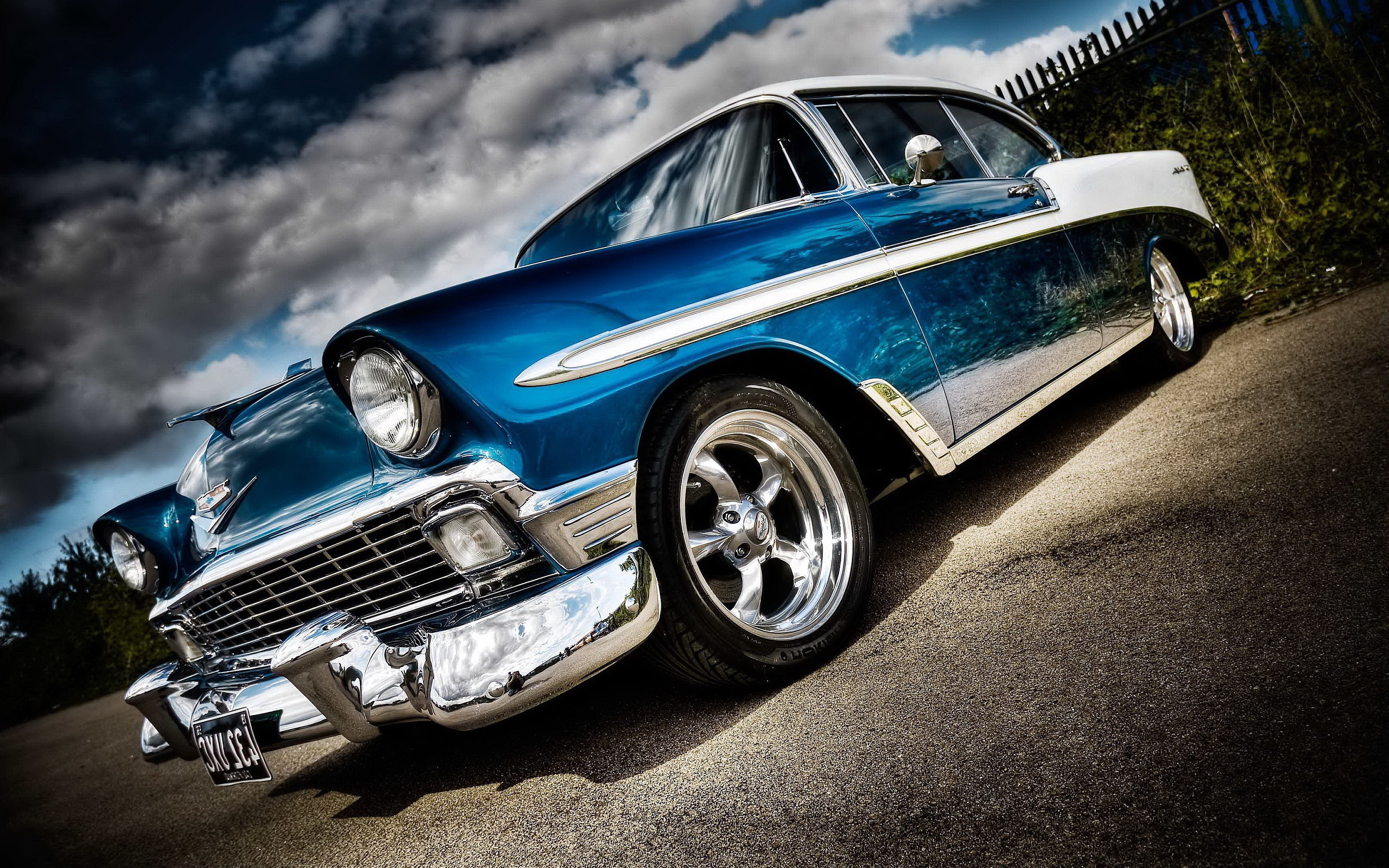 Vintage Car: Equipped with manual steering systems, Chevrolet Bel Air. 2880x1800 HD Background.
