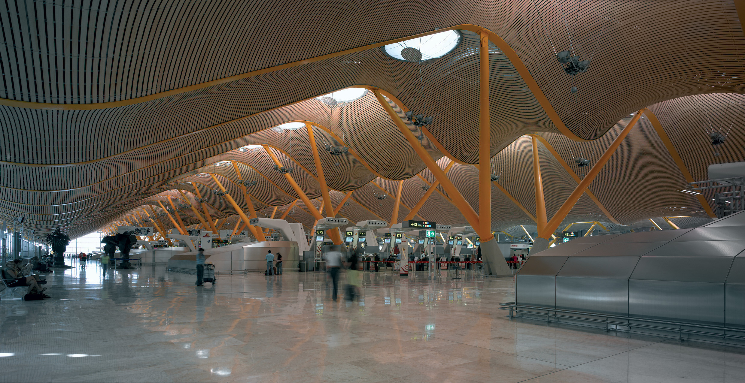Adolfo Suarez Madrid-Barajas Airport, T4 Madrid Barajas, Picture gallery, International airport, 2480x1280 HD Desktop