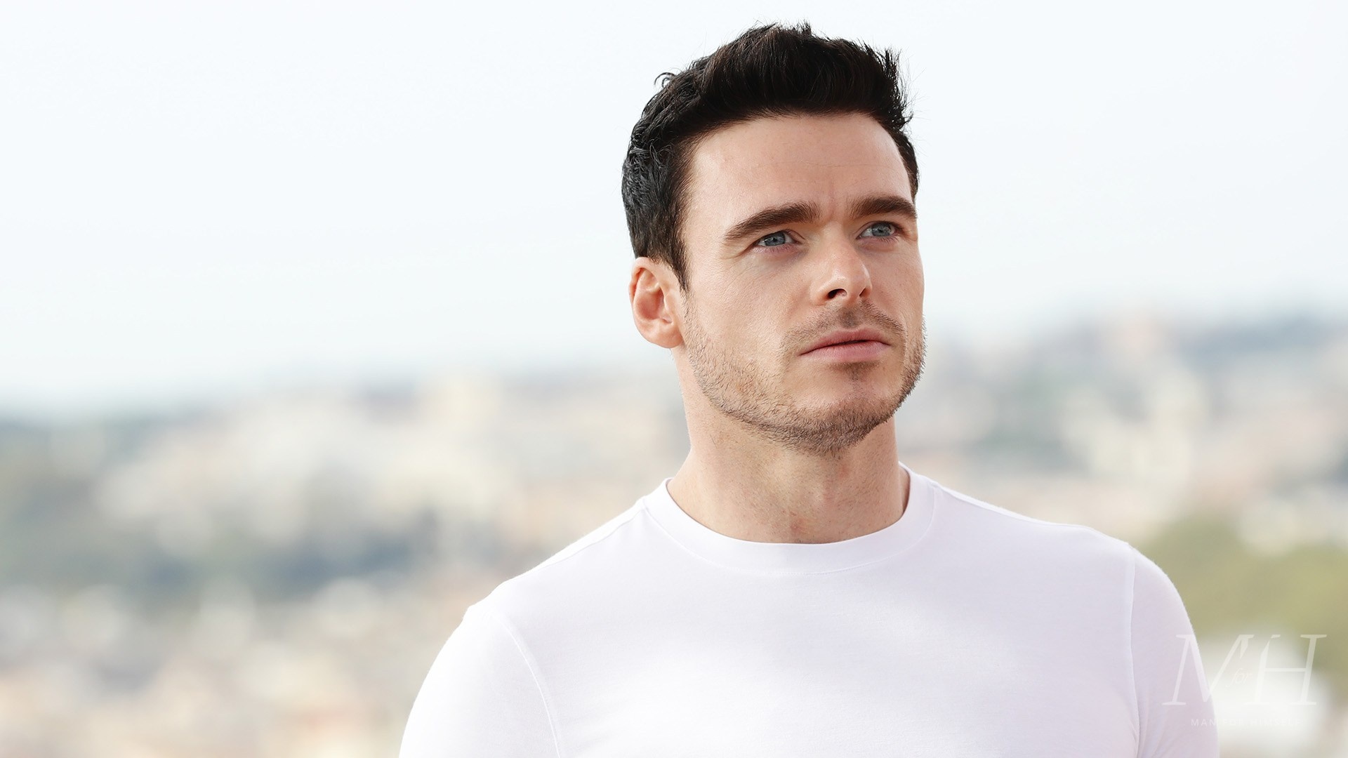 Richard Madden: Appeared in the Channel 4 comedy-drama series Sirens. 1920x1080 Full HD Wallpaper.