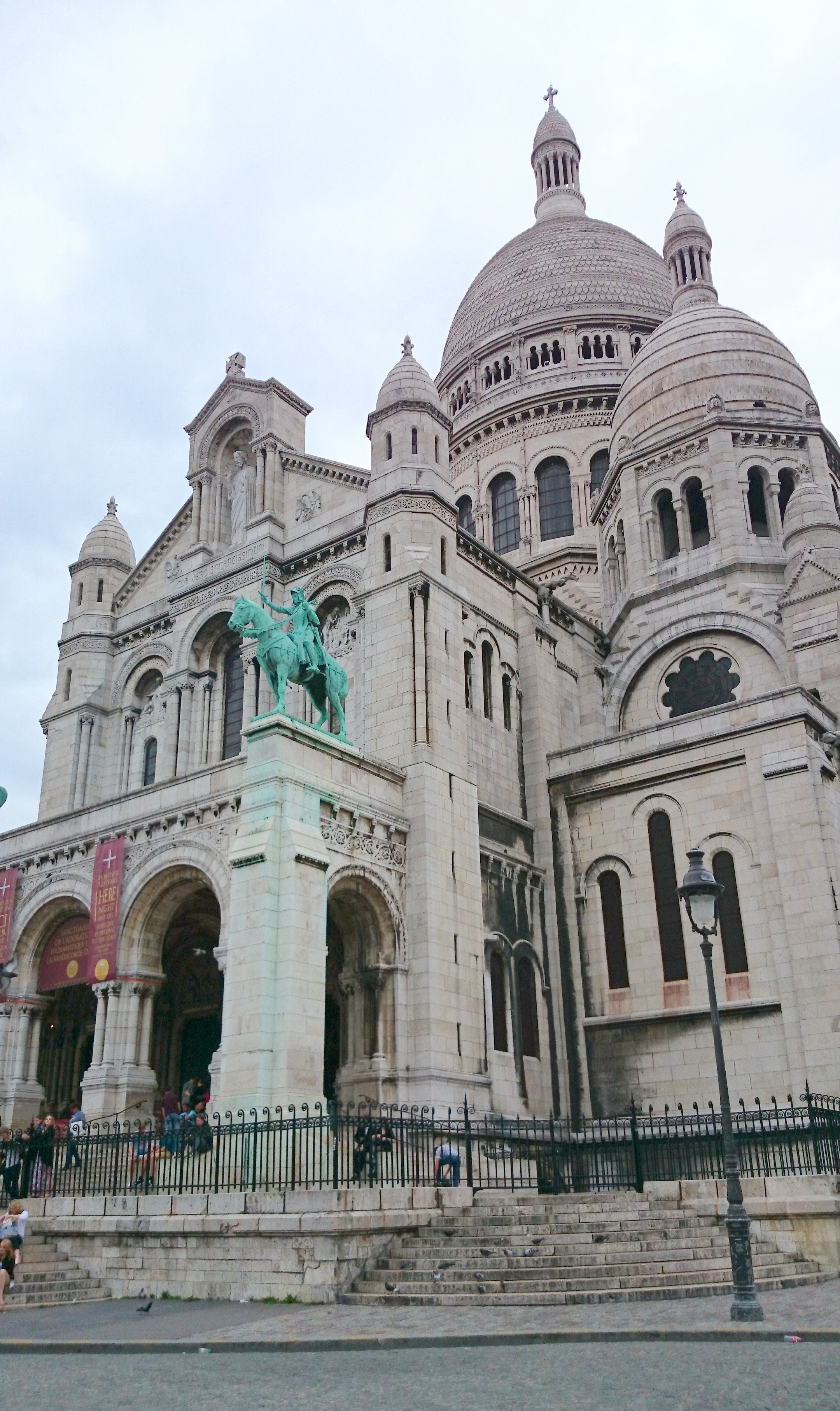 Sacre-Coeur Basilica, La Basilique du Sacre-Coeur, Paris, 2160x3630 HD Phone