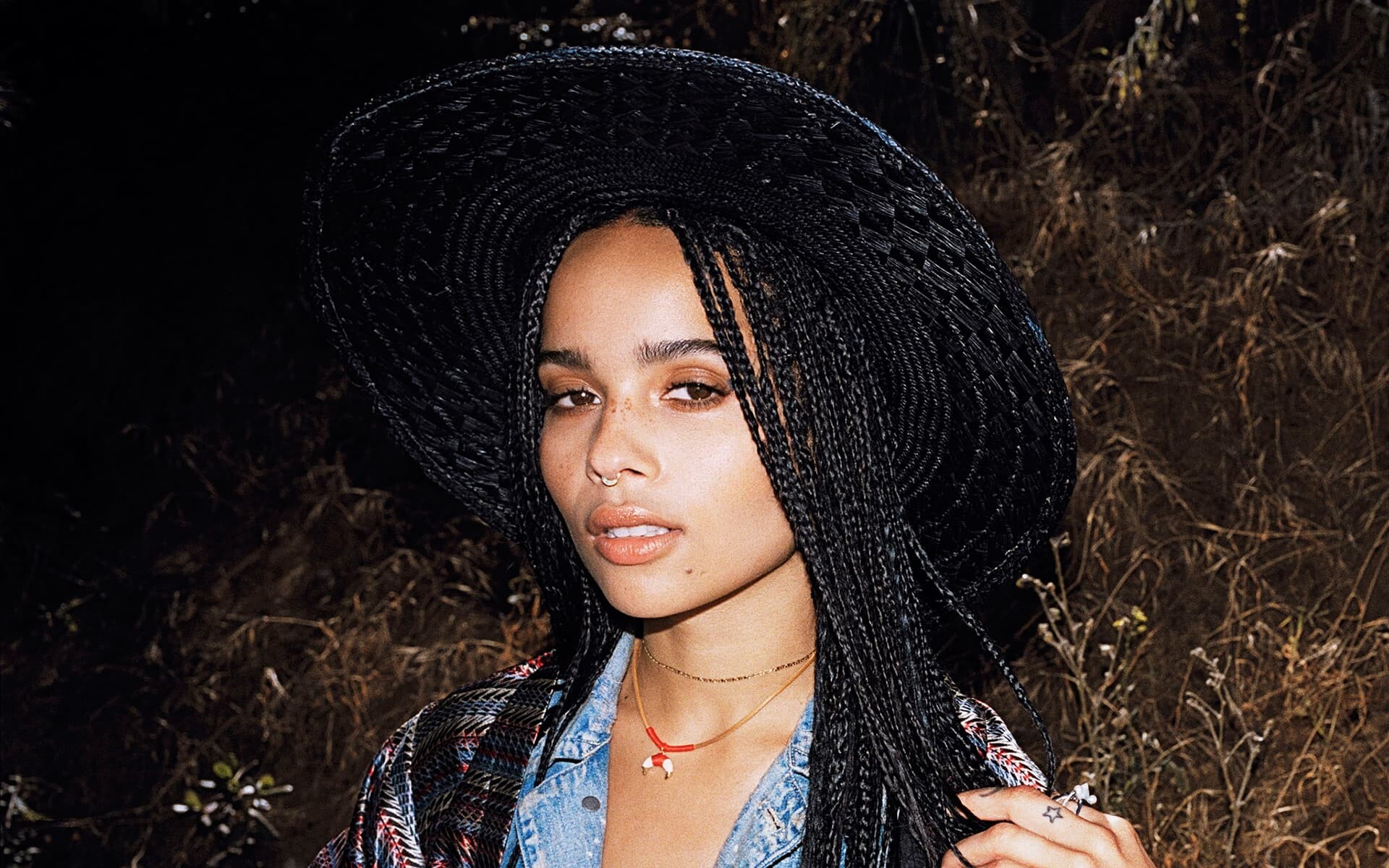 Zoe Kravitz: The face of Brooklyn-based designer Alexis Bittar's jewelry line, 2015. 1920x1200 HD Background.