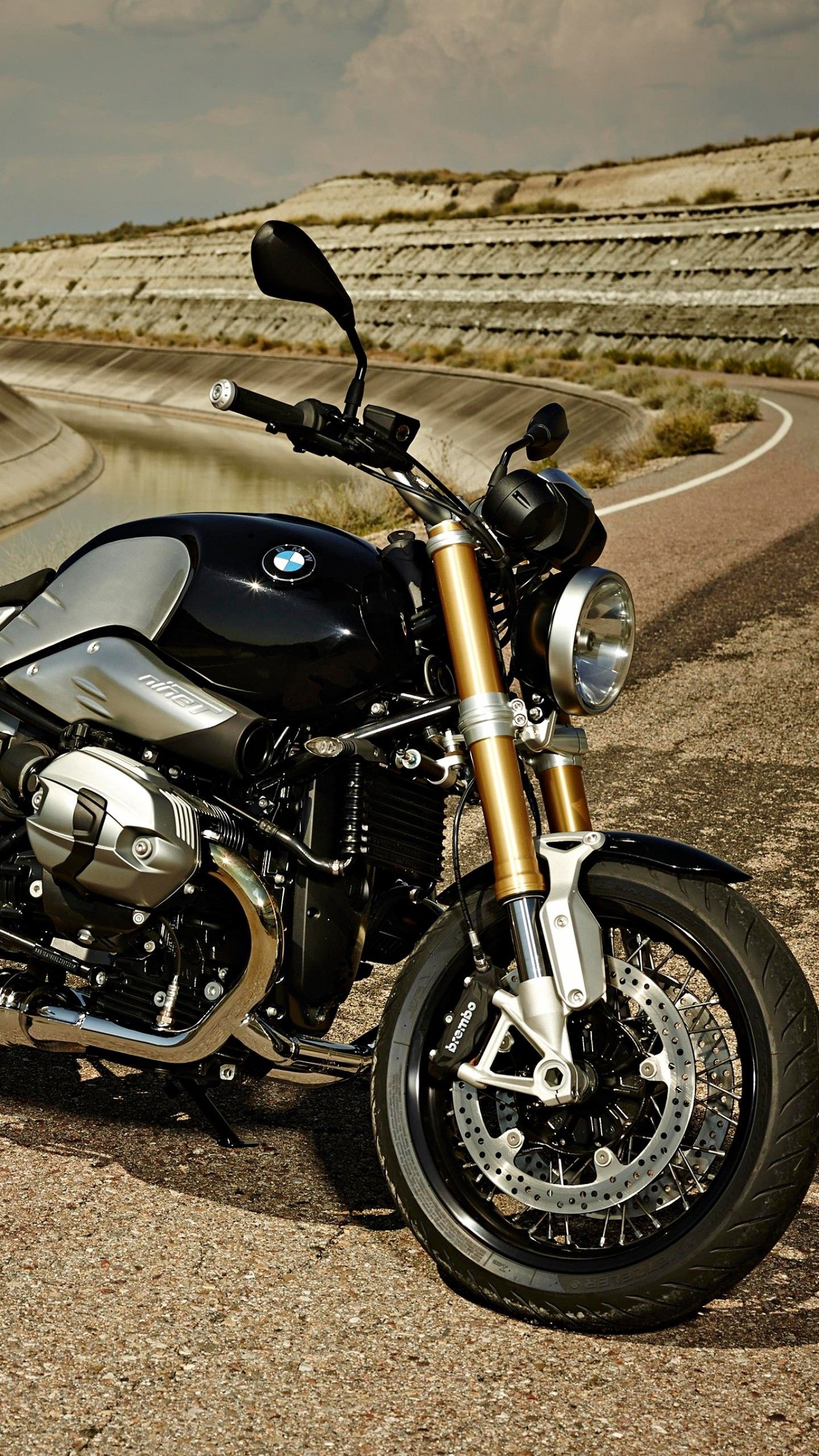 BMW R nine T, Powerful motorbike, Retro-inspired design, Smooth ride, 1440x2560 HD Phone