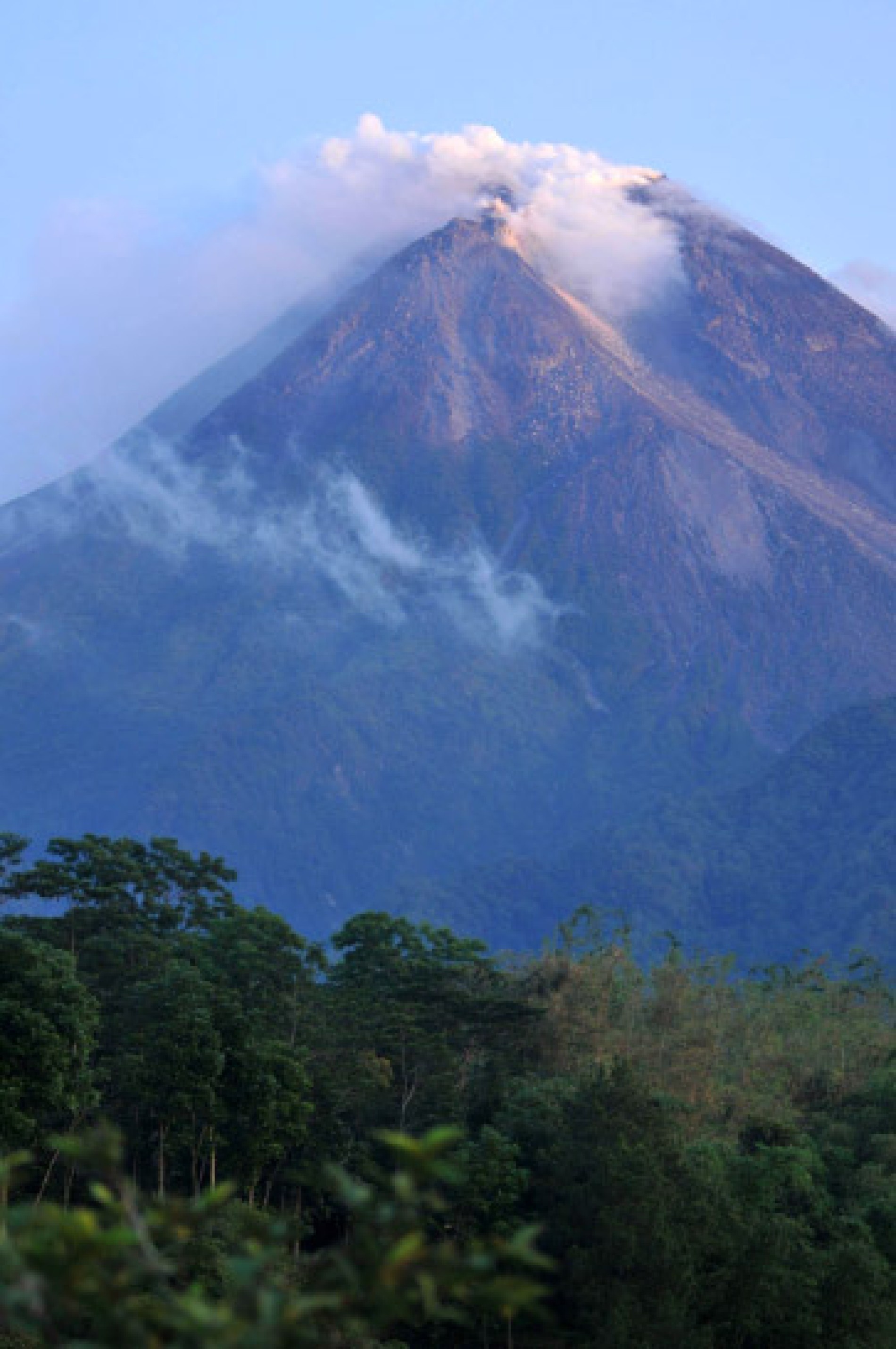 Merapi Volcano, Mount Merapi, Java volcano, Society FAZ, 1900x2860 HD Phone