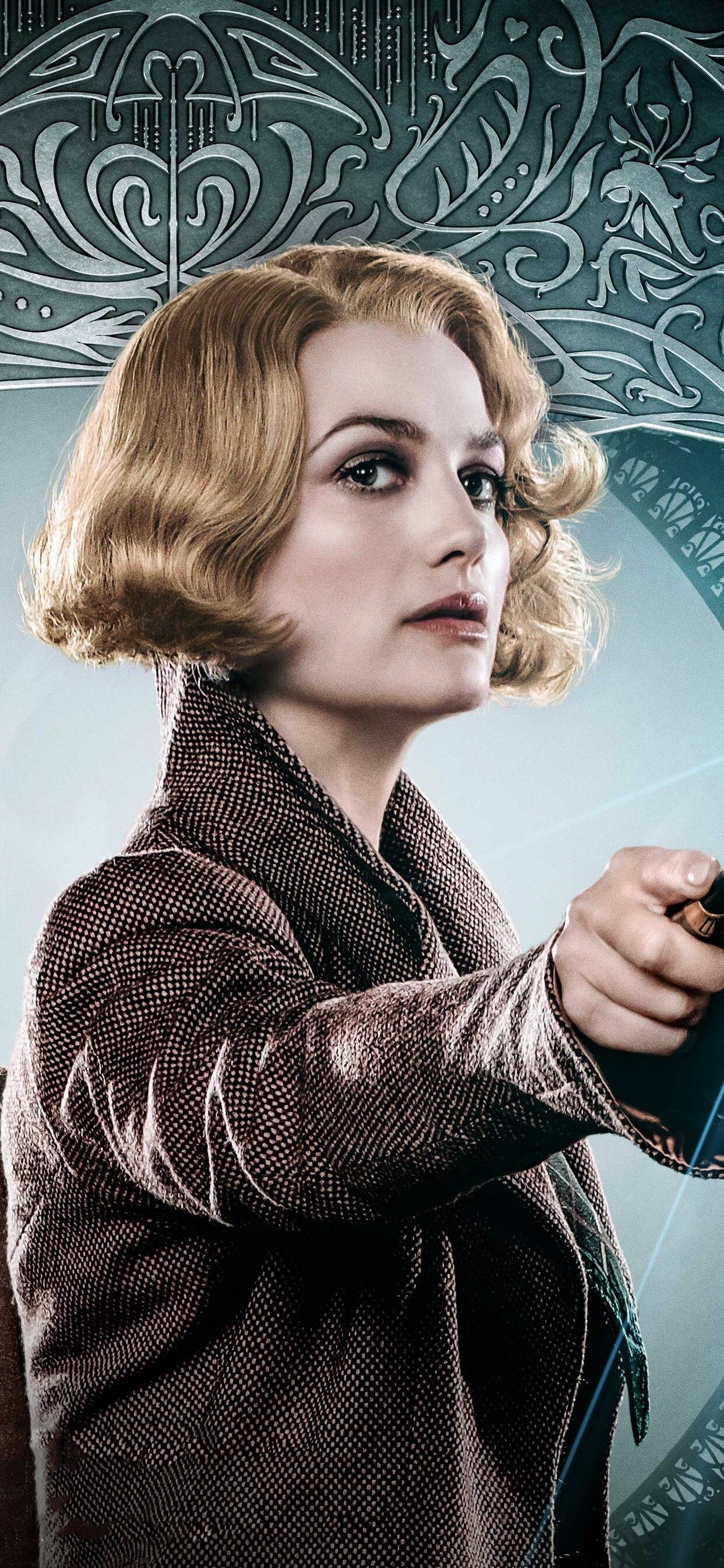 Fantastic Beasts: The Secrets of Dumbledore: Alison Sudol as Queenie Goldstein, a younger sister of Tina. 1250x2690 HD Background.