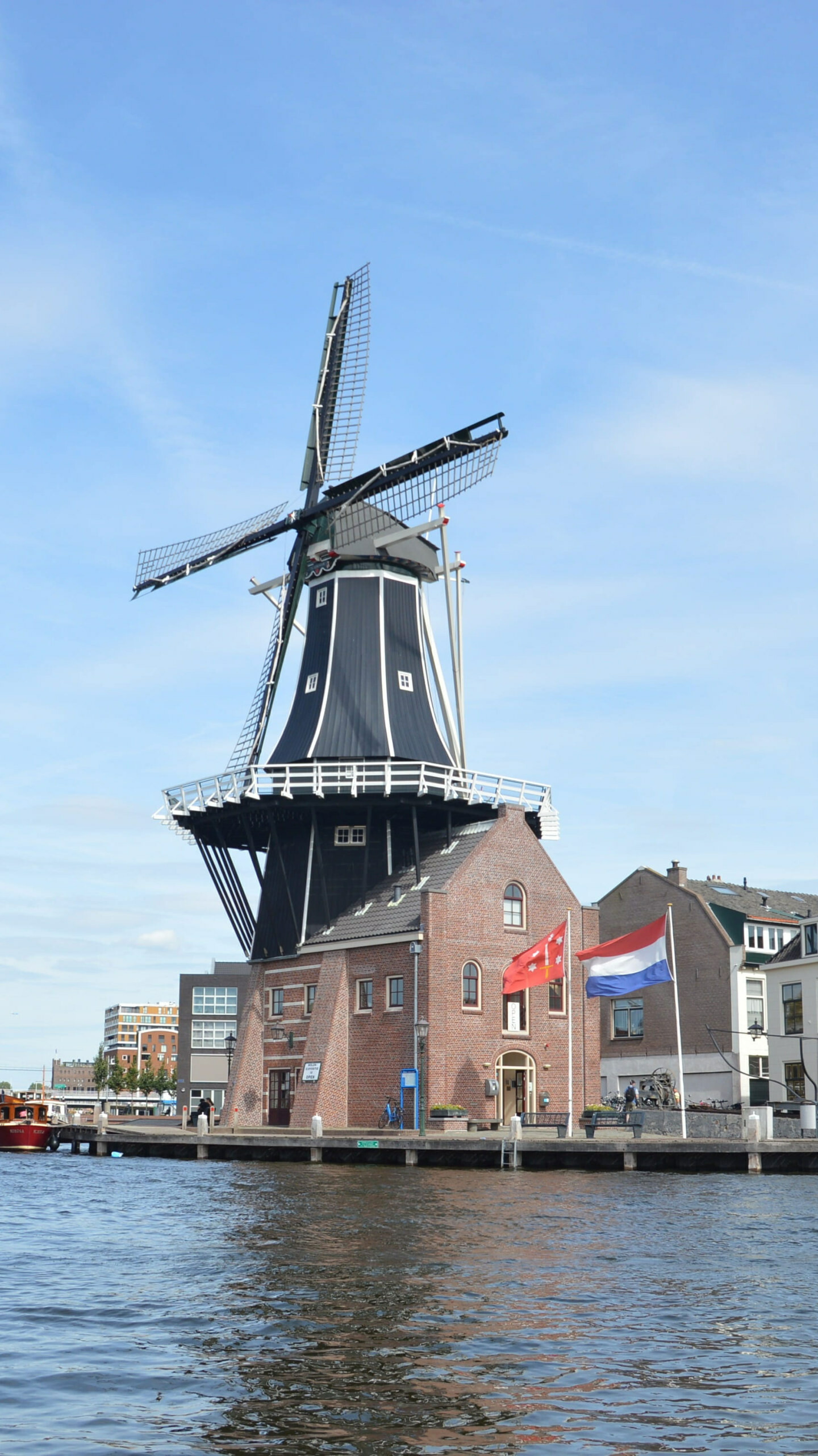 Netherlands: Haarlem, The capital of the province of North Holland. 1440x2560 HD Wallpaper.