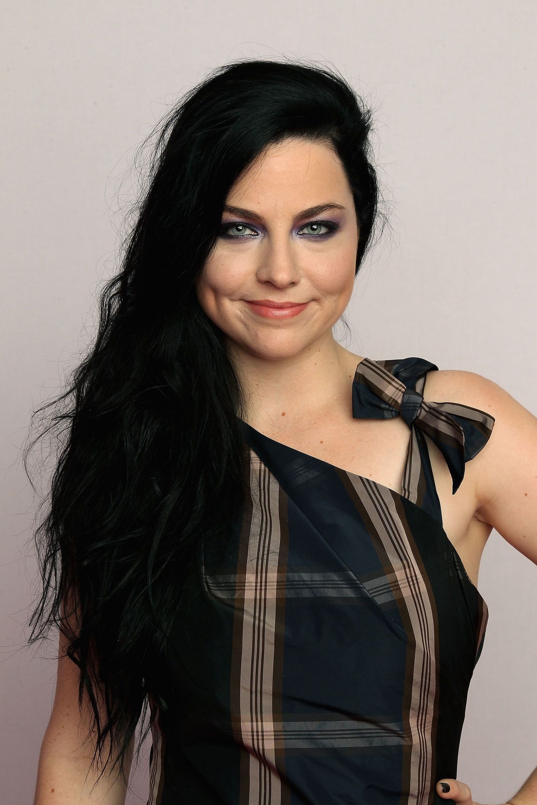 Evanescence, Mesmerizing vocals, Gothic rock, Amy Lee, 1710x2560 HD Phone