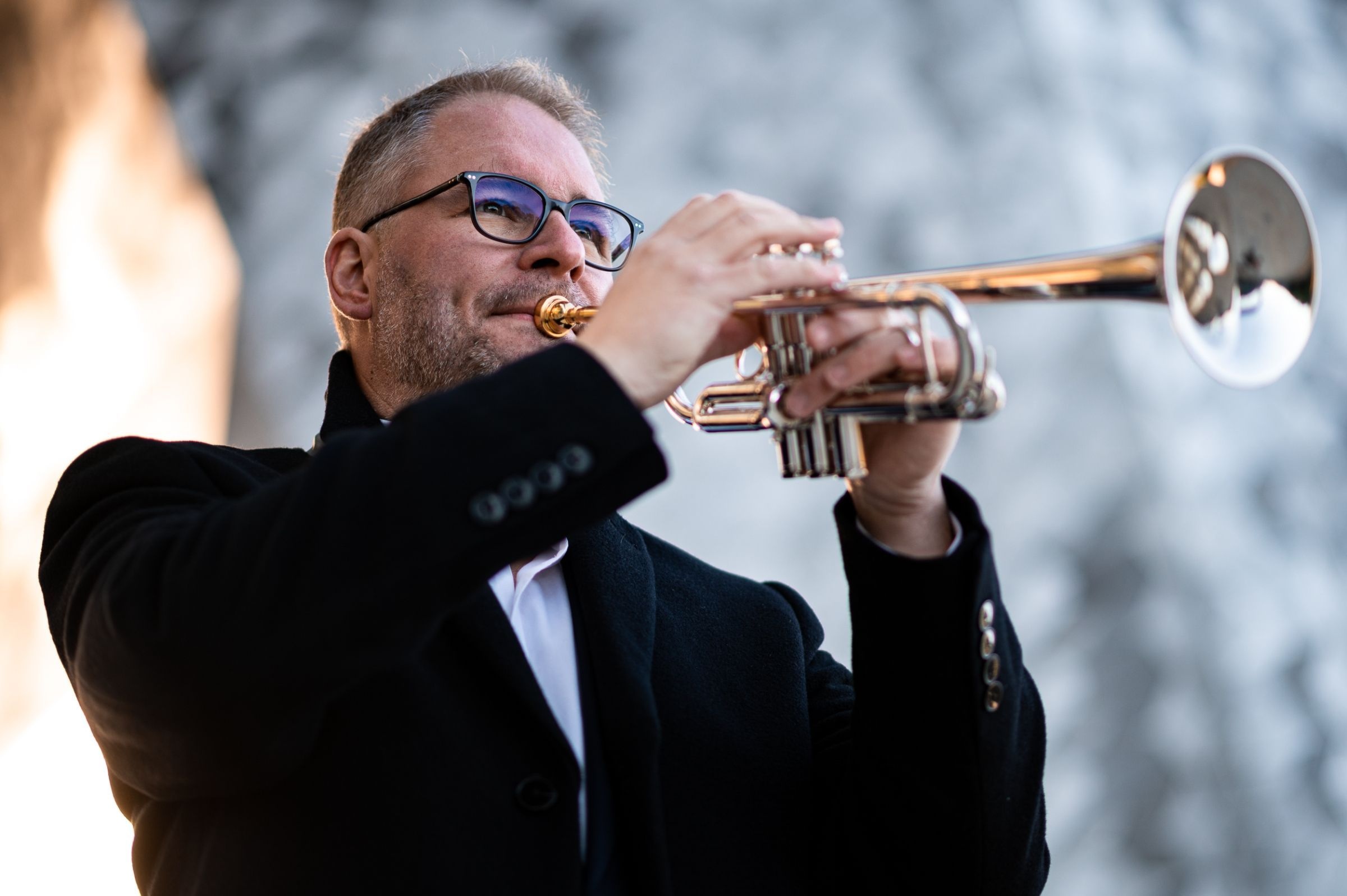 Trumpet: Marc Geujon, A French classical trumpeter, The Paris chamber orchestra, Solo. 2400x1600 HD Background.