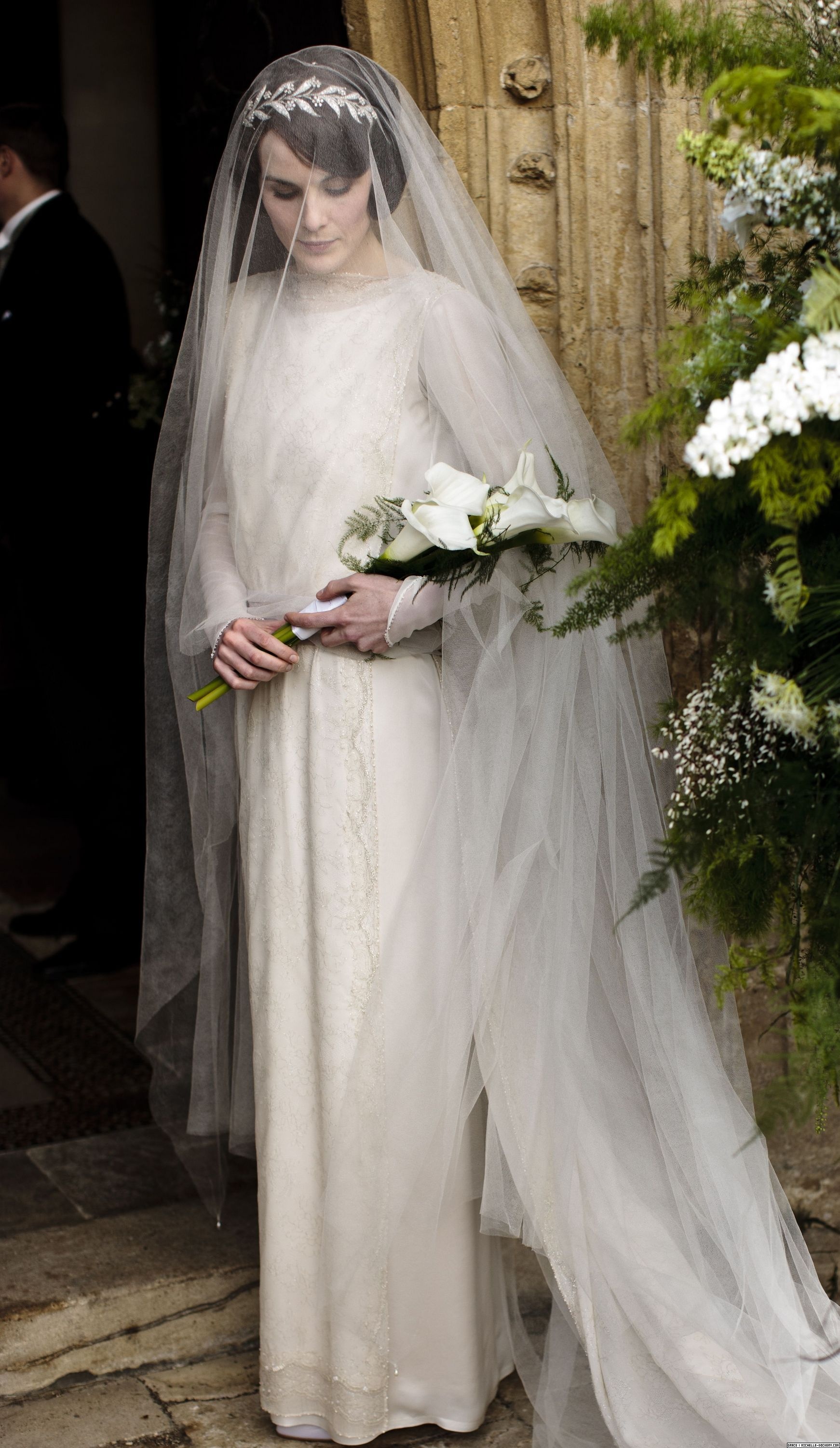 Michelle Dockery: The wedding of Lady Mary Crawley and Matthew Crawley in Downton Abbey. 1750x3000 HD Wallpaper.